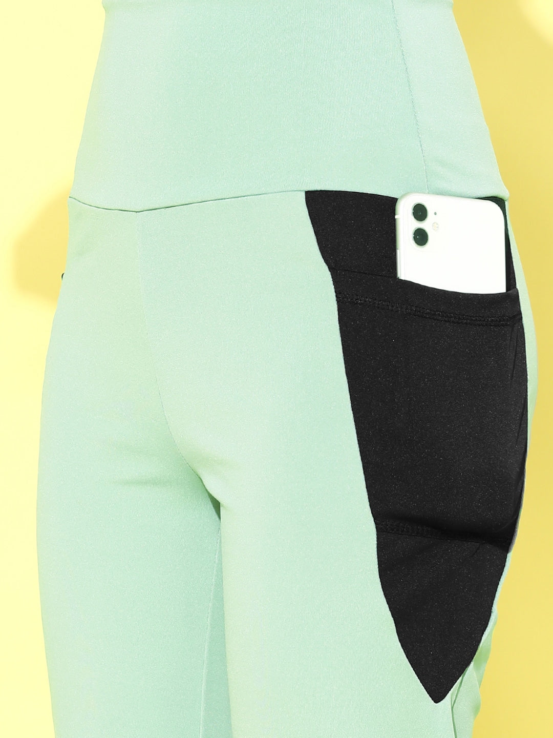 Women Olive & Black Colorblock Crop Top With Yoga Pants