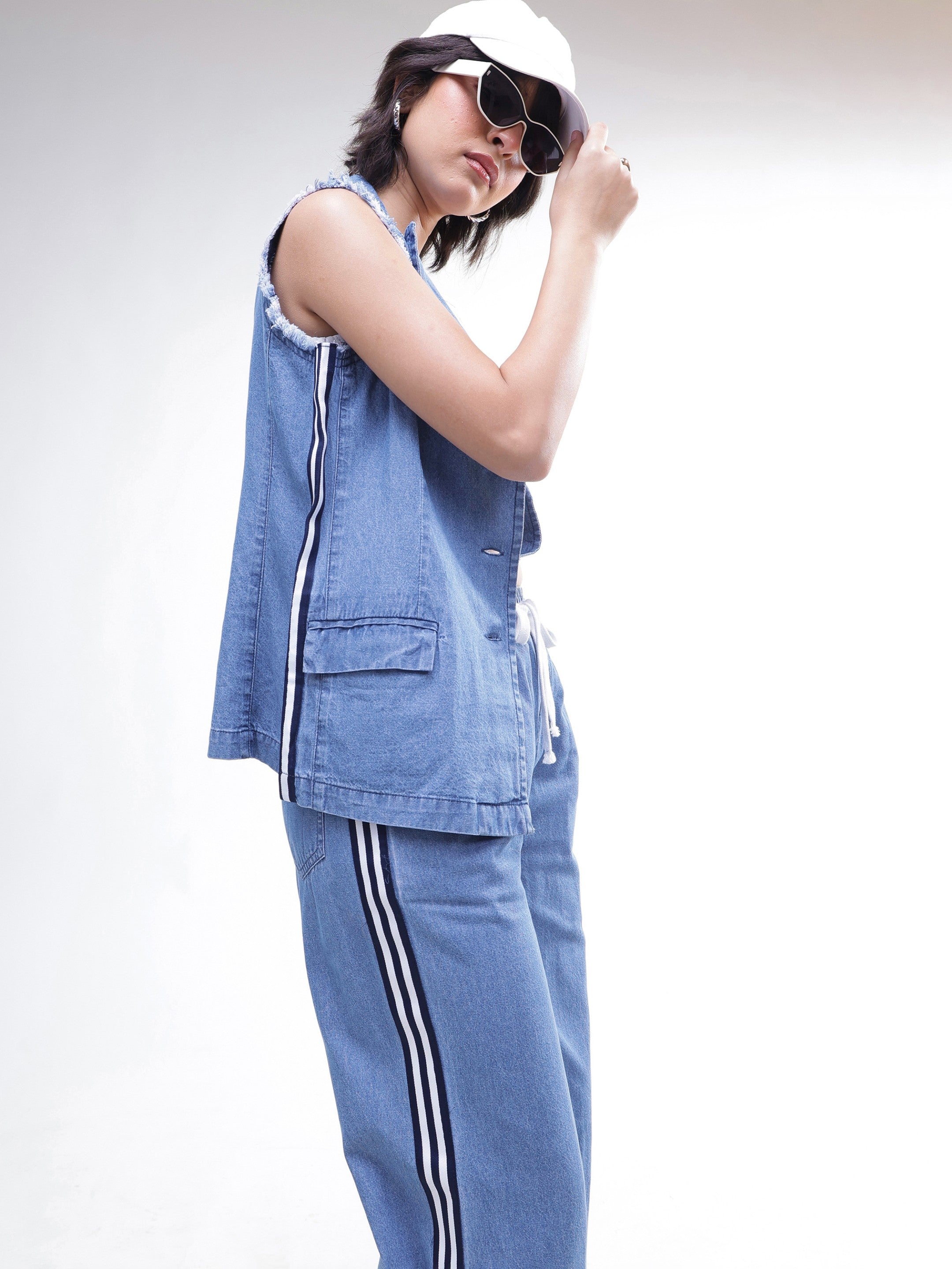 Women Blue Denim Sleeveless Blazer With Wide Leg Jeans