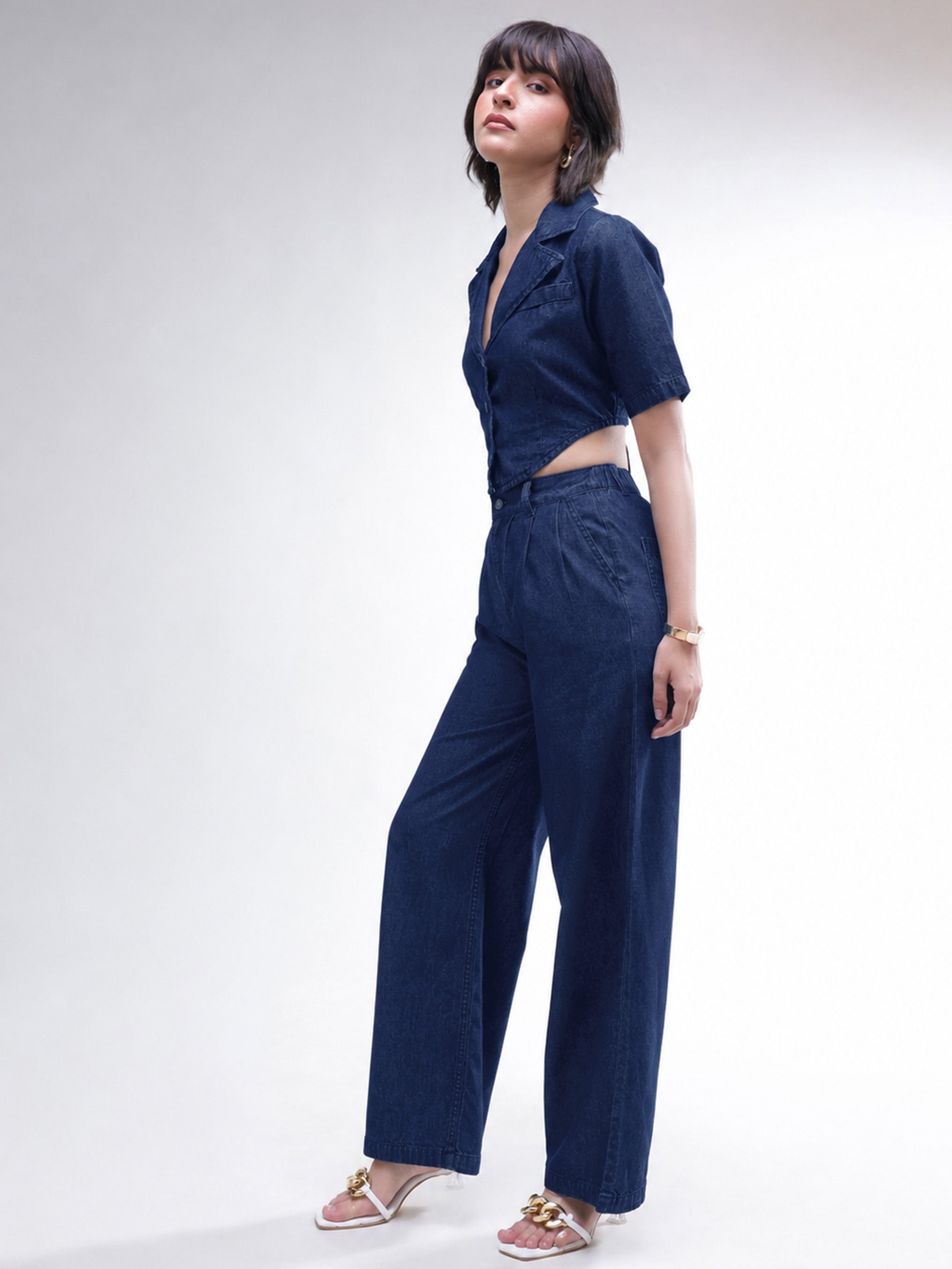 Women Navy Back Cut-Out Crop Top With Straight Jeans