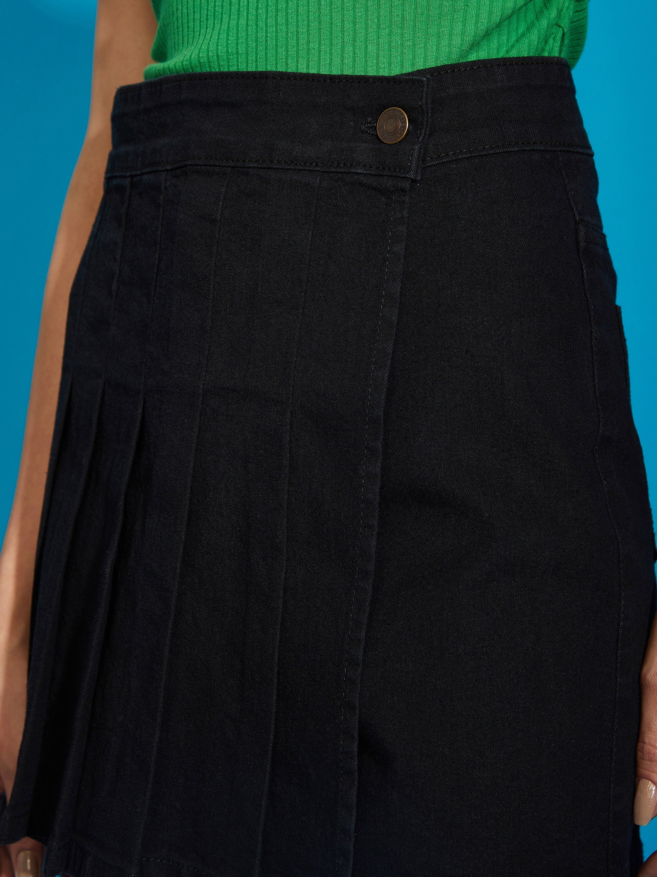Women Black Denim  Front Pleated Skorts