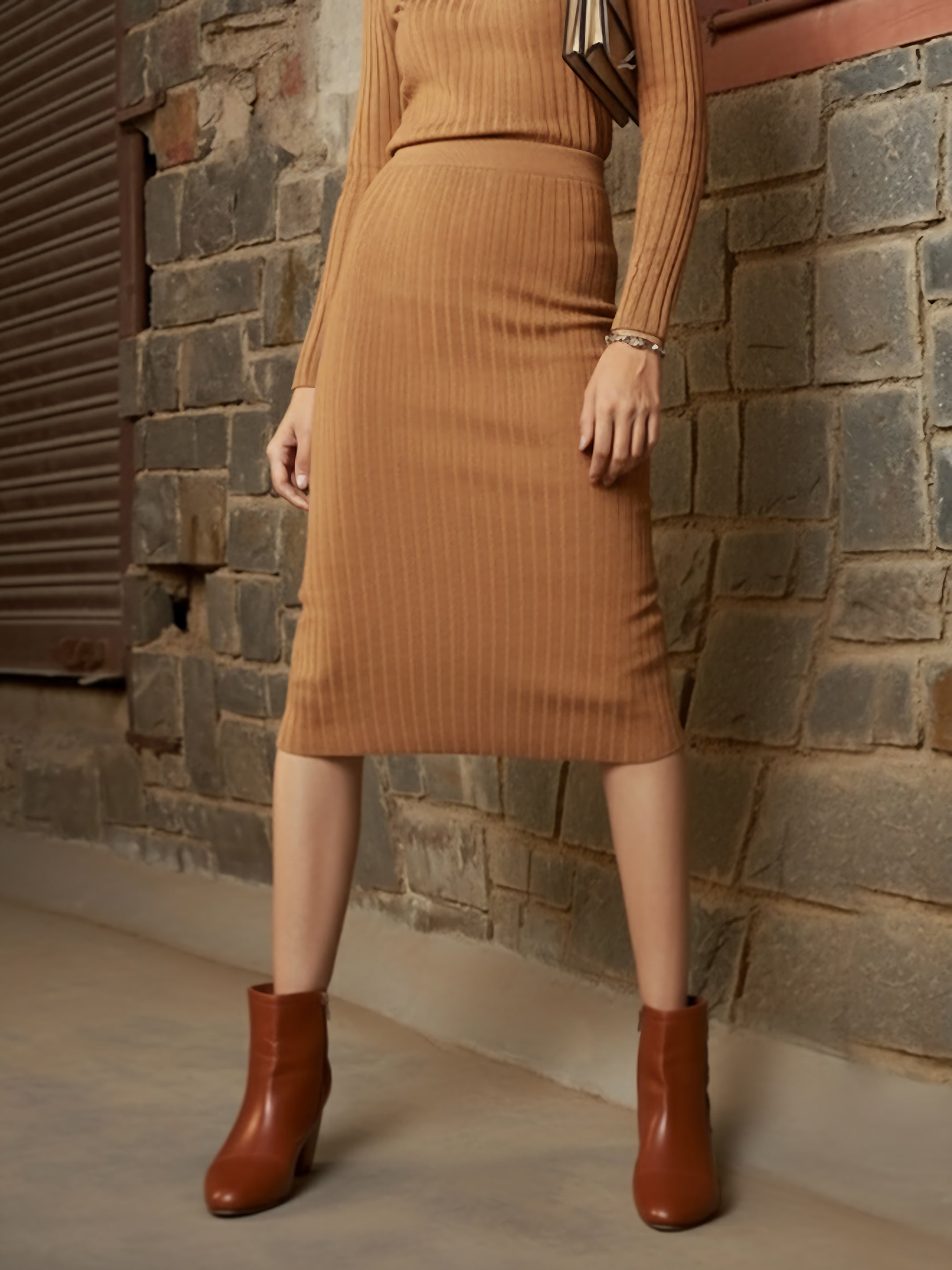 Women Beige Rib Pencil Midi Skirt