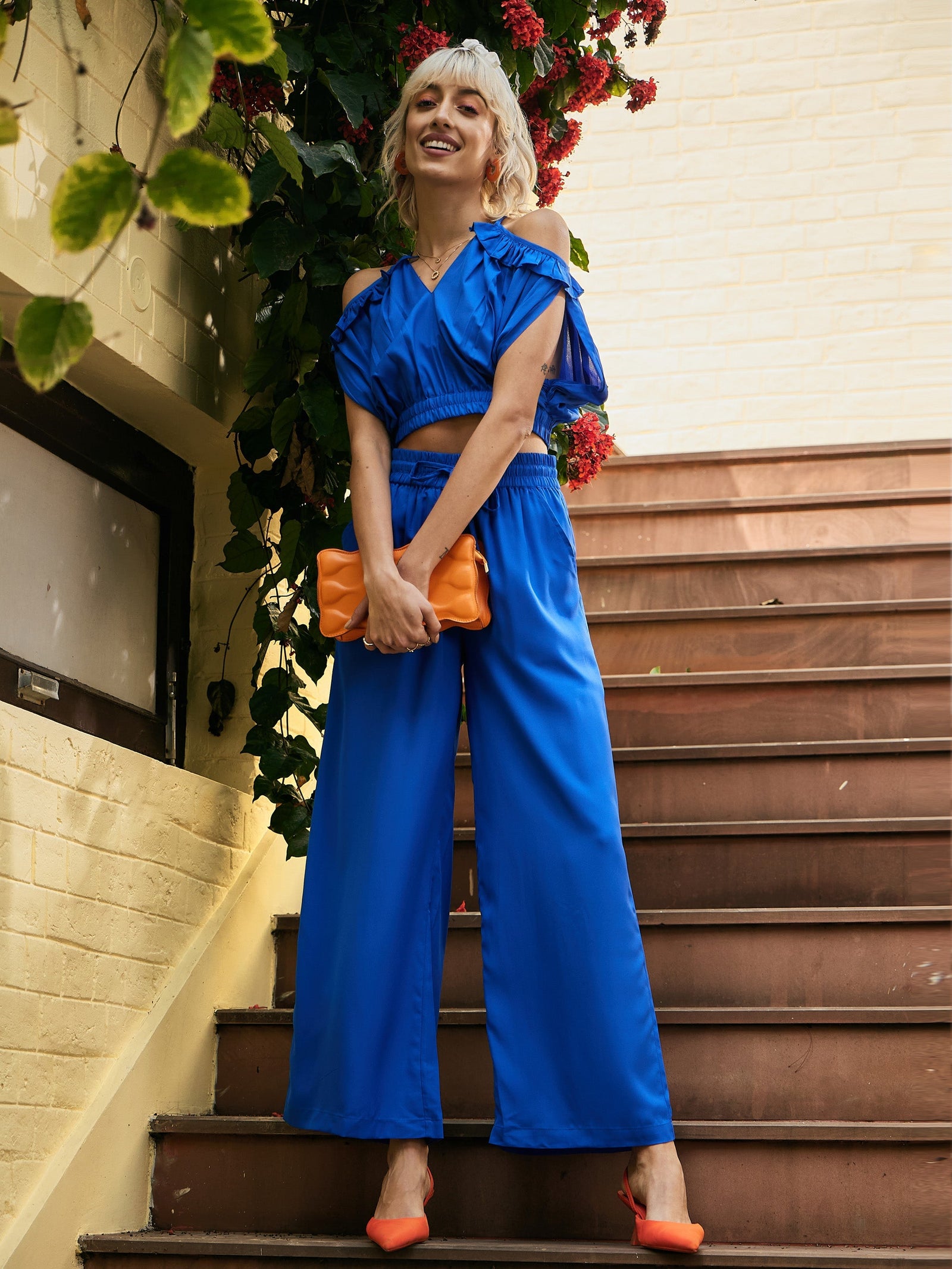 Women Royal Blue Strappy V-Neck Tie Back Crop Top