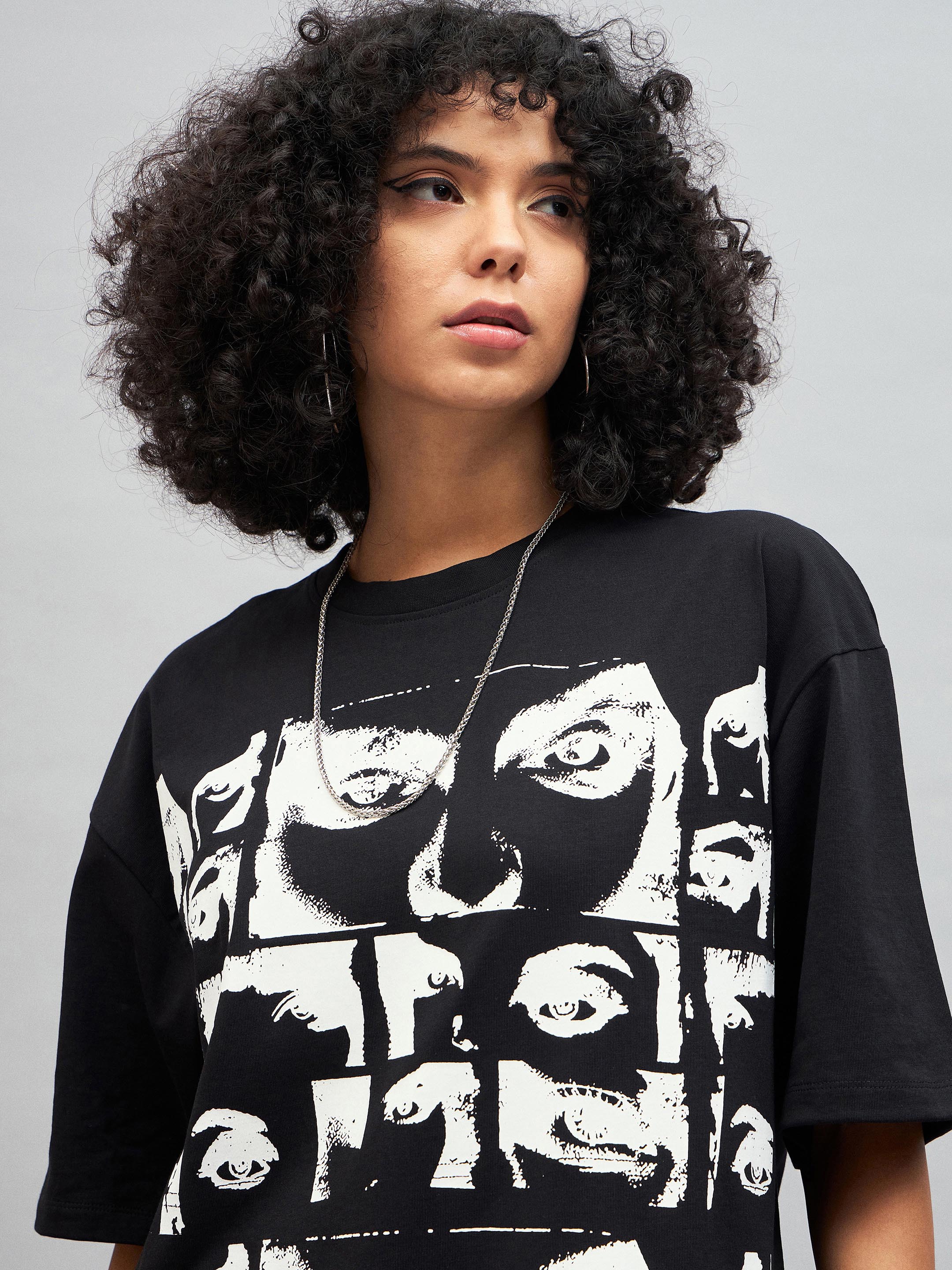 Women Black Retro Photographic Printed Oversized T-shirt