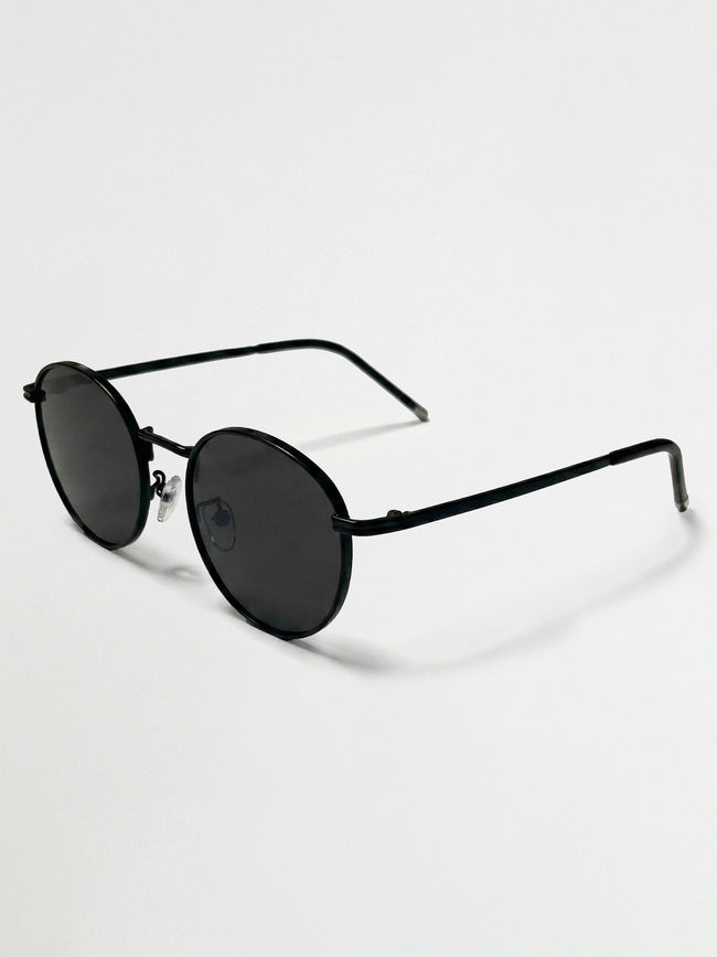 Men Classic Round Sunglasses with Matte Black Frame & Smoke Black Tinted Lenses