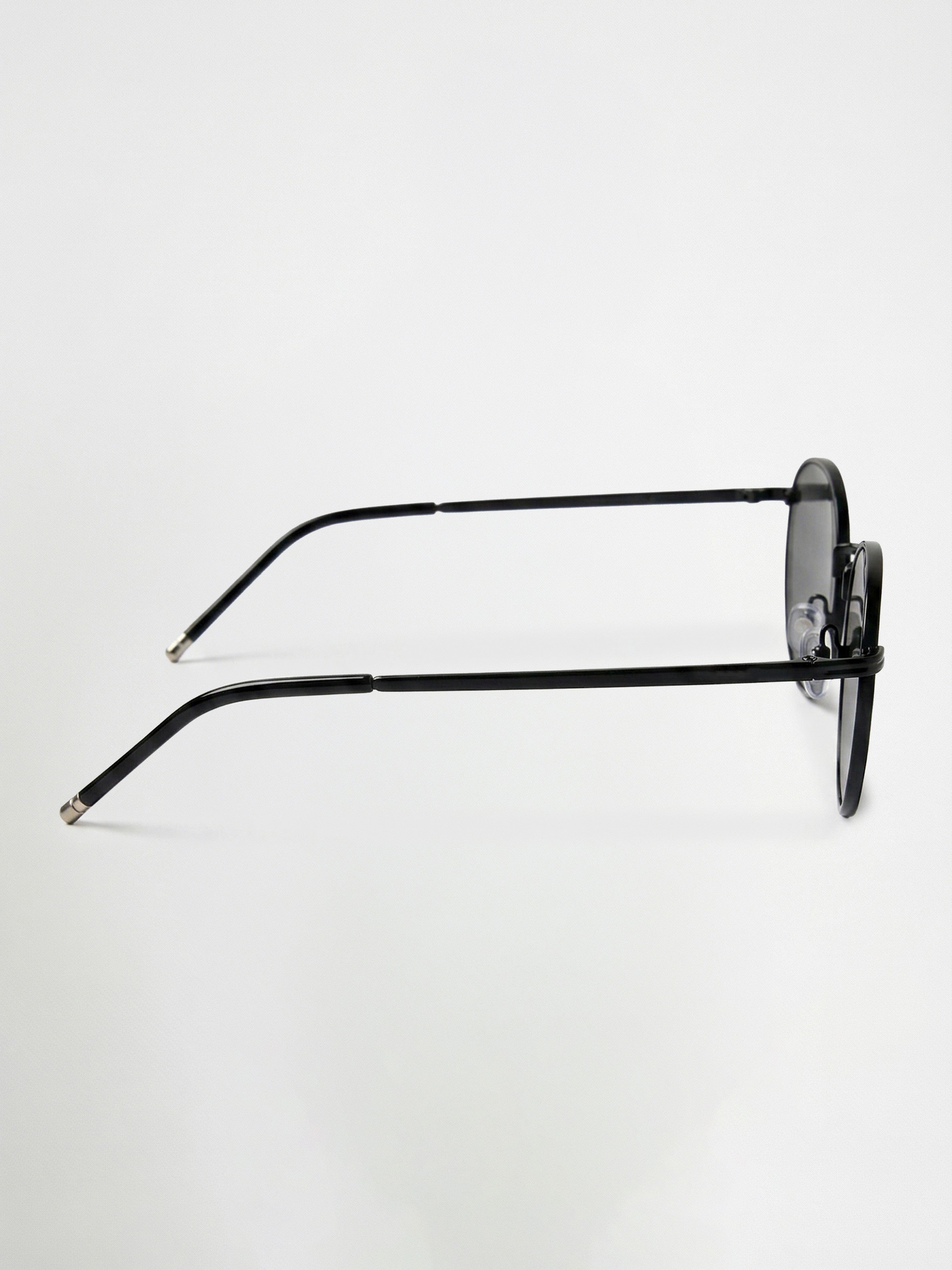 Men Classic Round Sunglasses with Matte Black Frame & Smoke Black Tinted Lenses