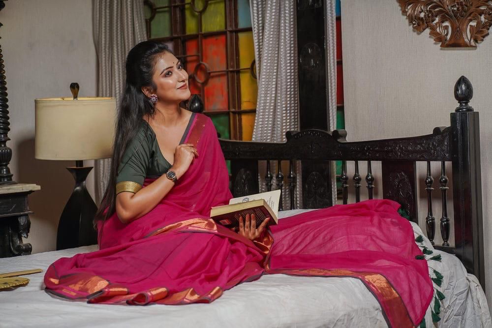 Women Rani Pink Mul Cotton Zari Border Saree