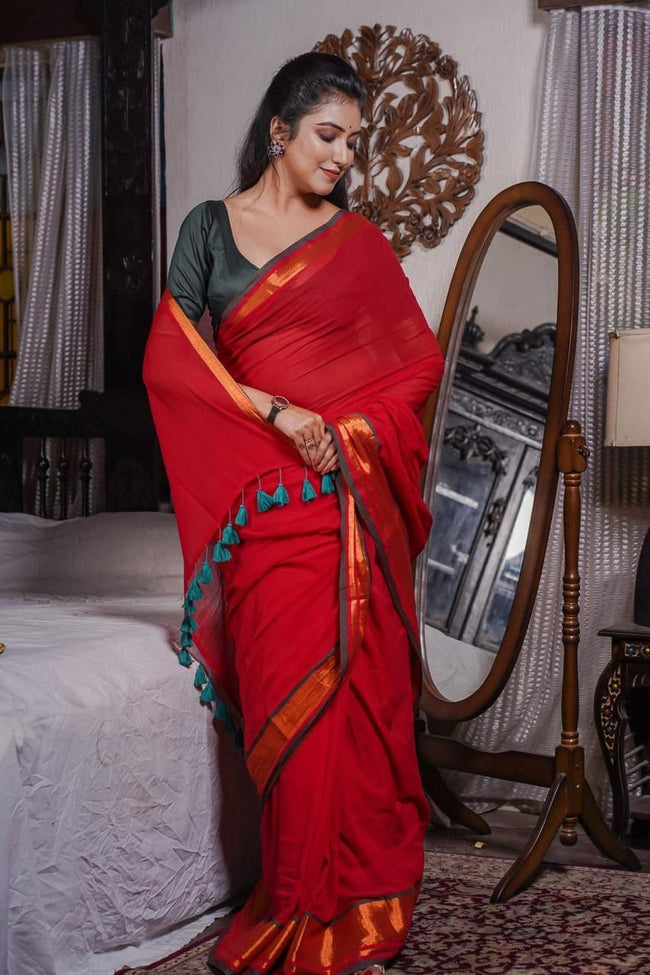 Women Red Mul Cotton Zari Border Saree