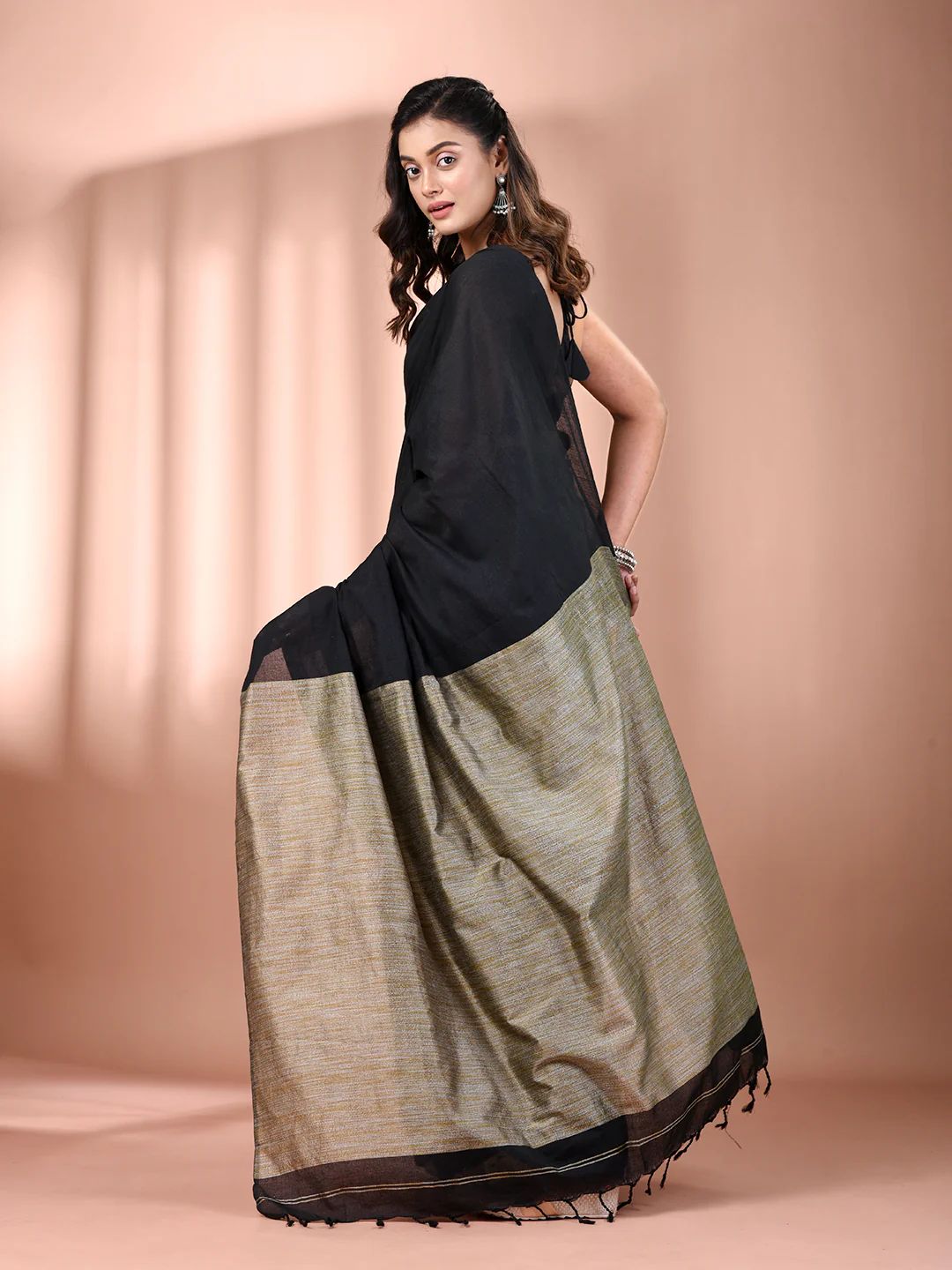 Women Black Gicha Pallu Saree