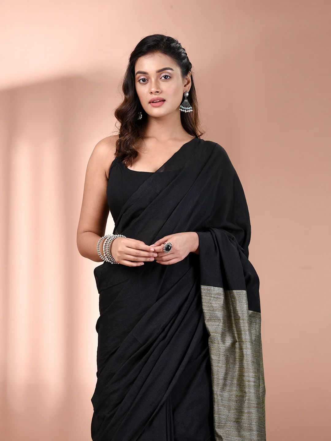 Women Black Gicha Pallu Saree