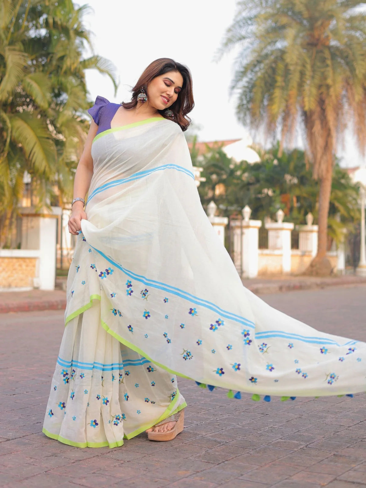 Women Mul Cotton Floral Saree
