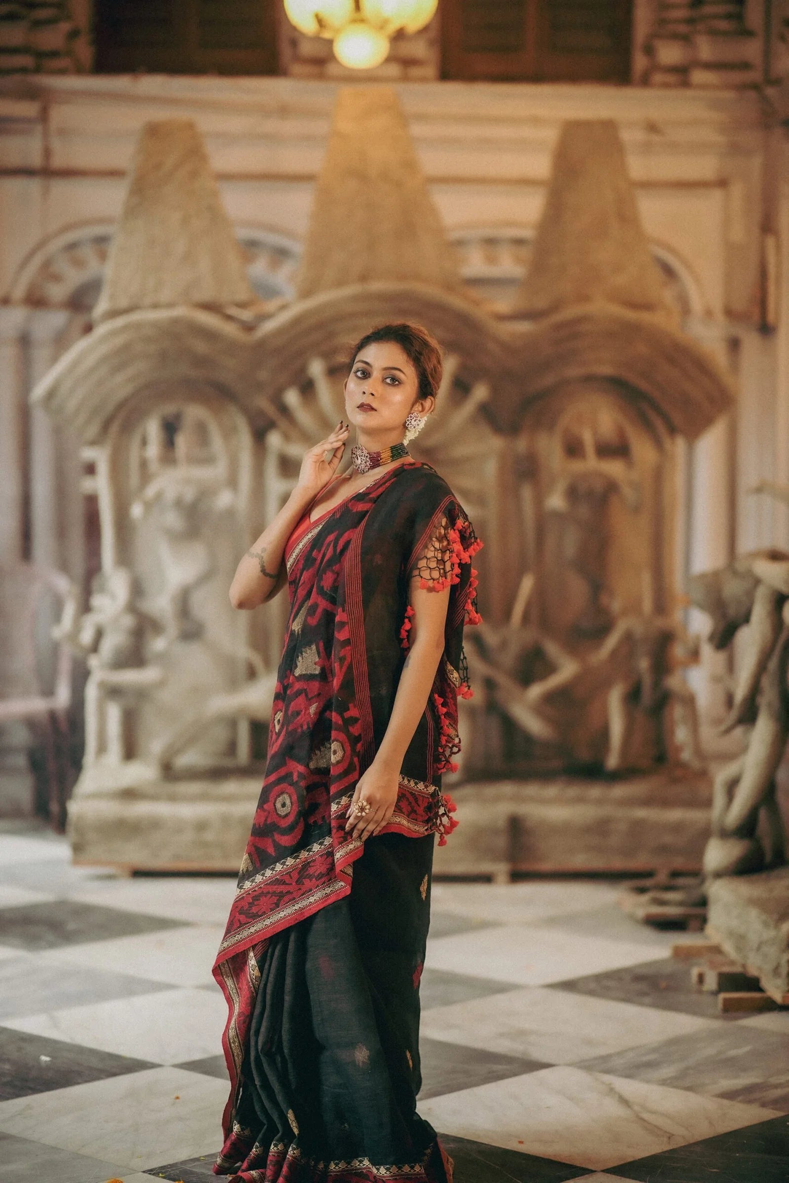 Women Black Lilen Handloom Jamdani Saree