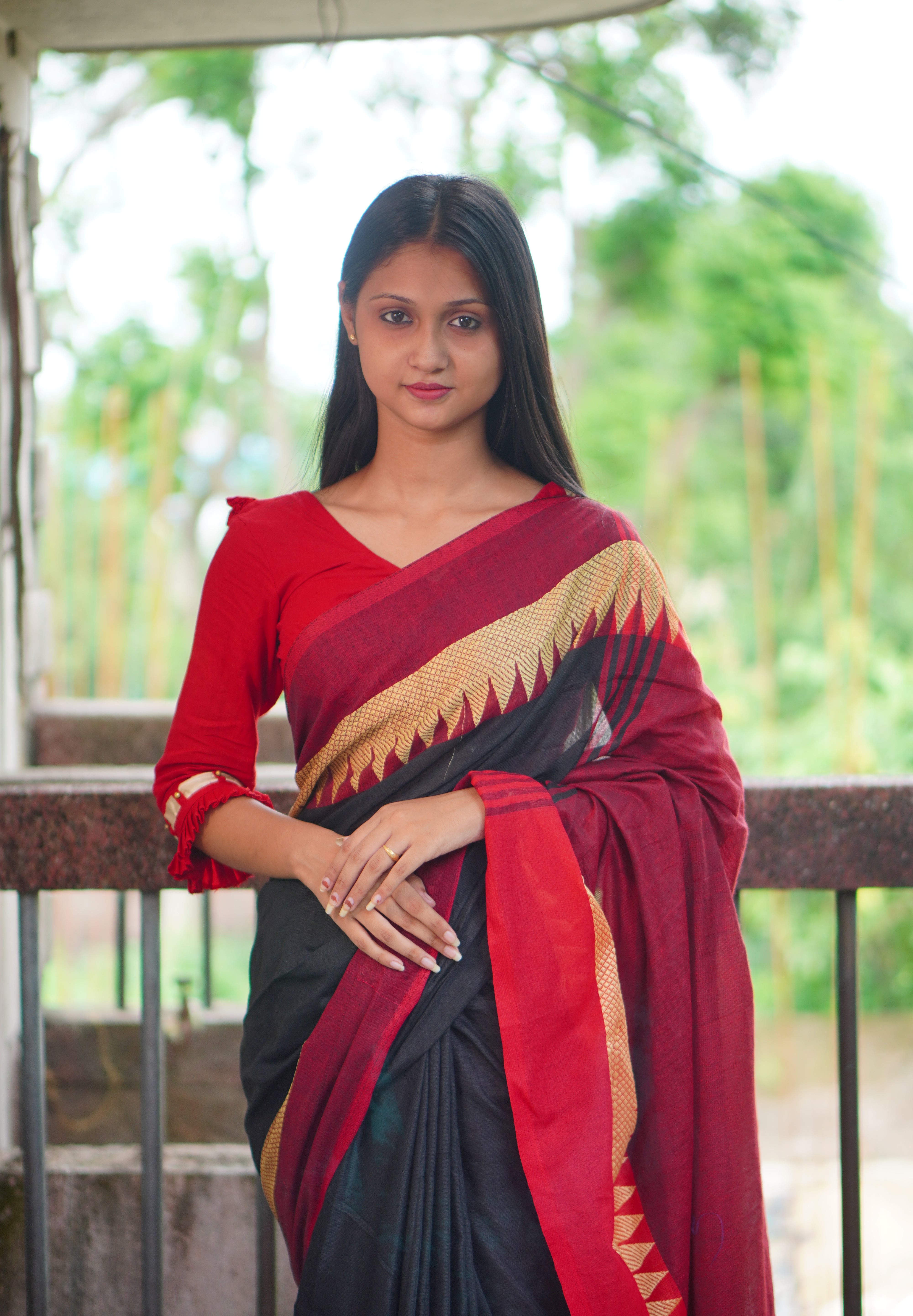Women Cotton Temple Border Red White Saree