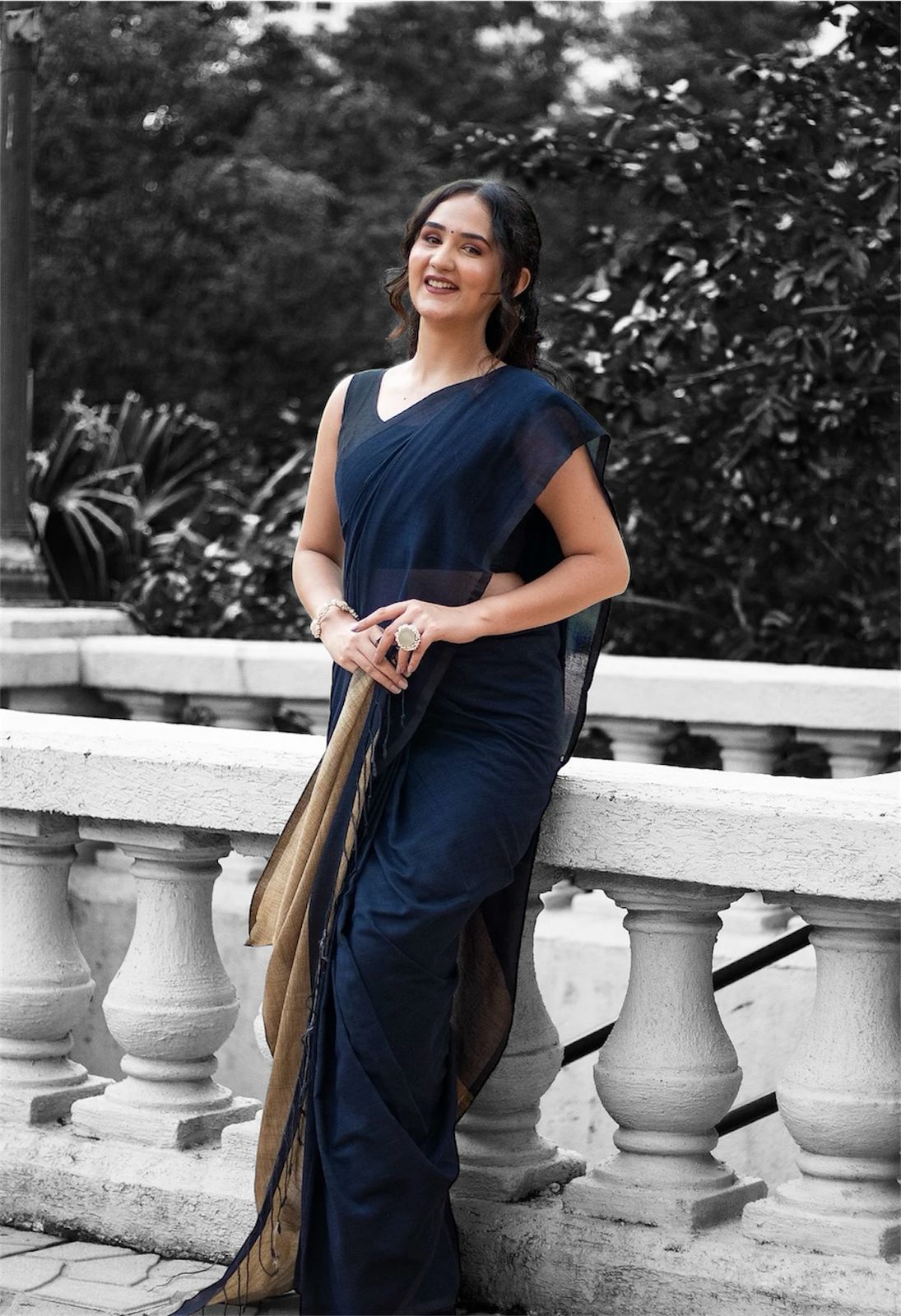 Women Cotton Blue Plain Saree