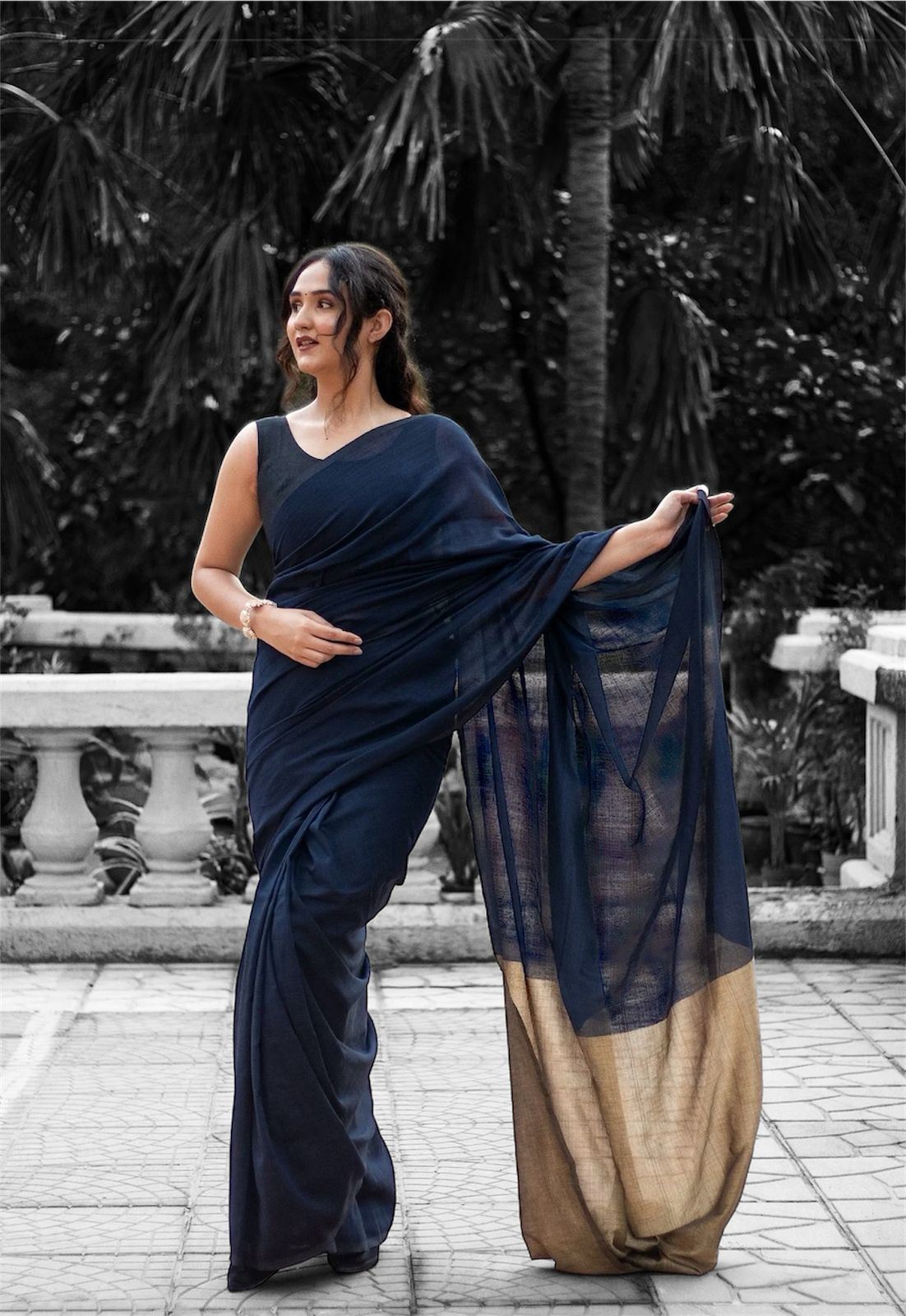 Women Cotton Blue Plain Saree