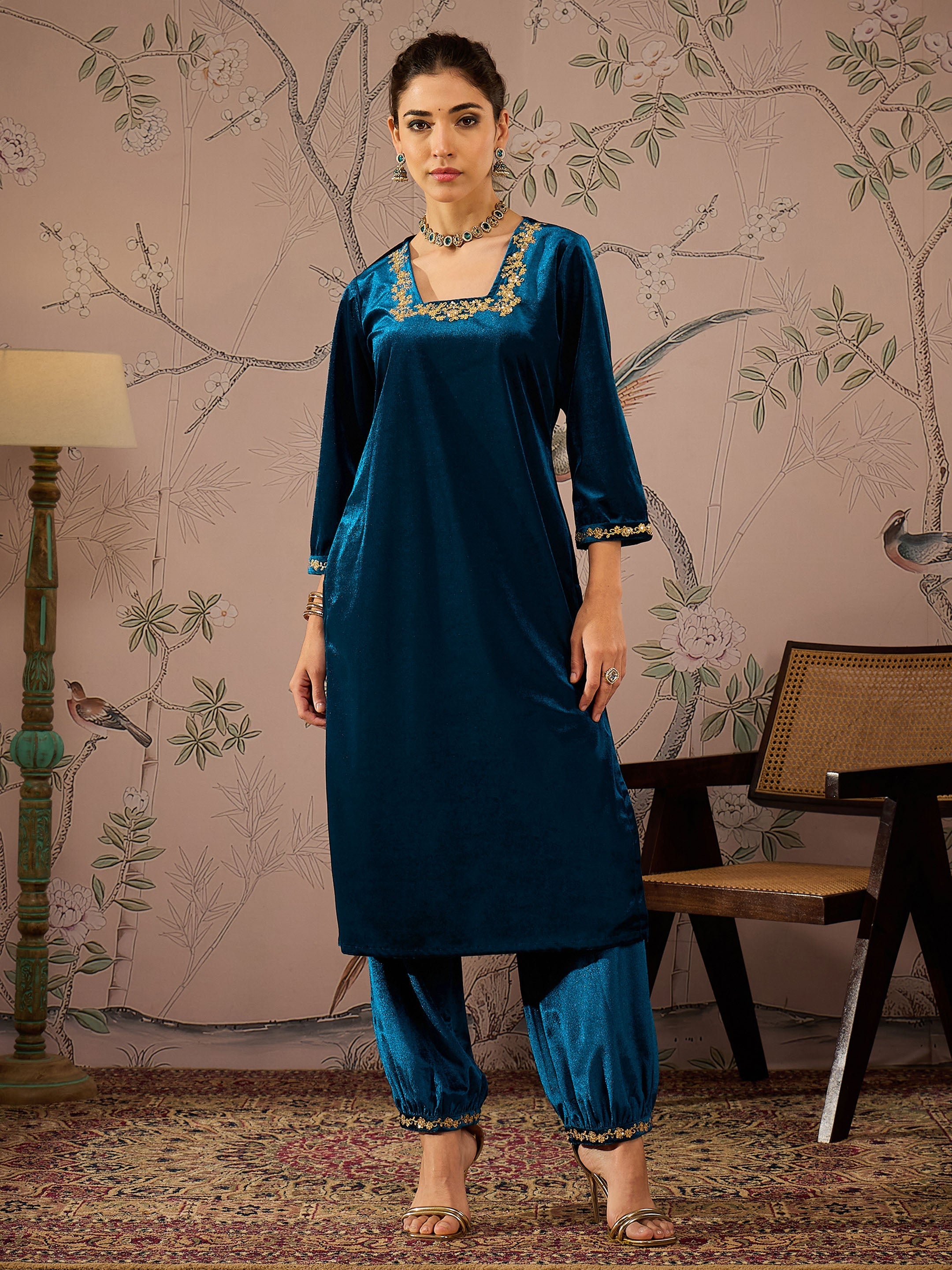 Women Teal Velvet Glass Neck Front Embroidered Kurta