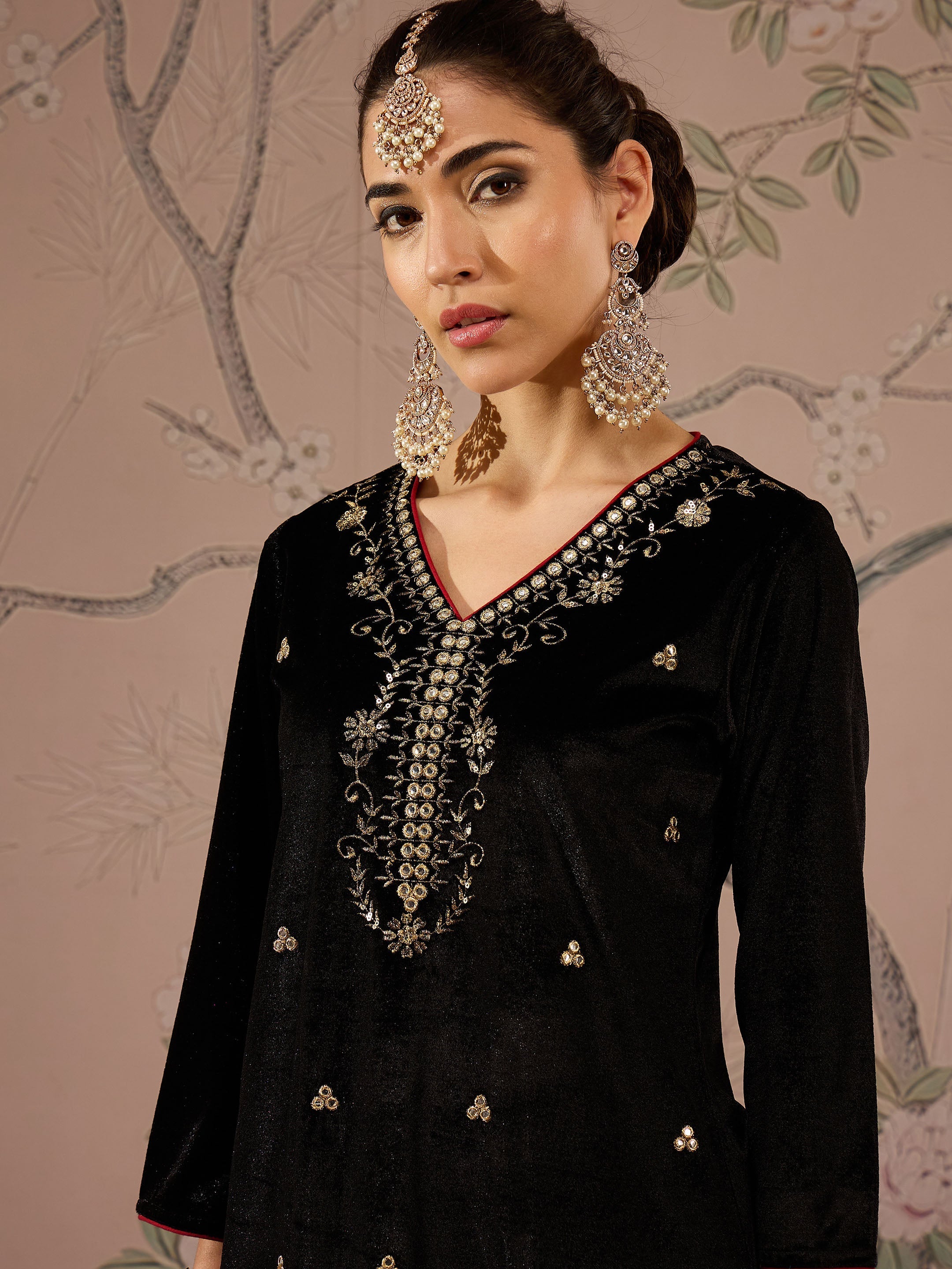 Women Black Velvet V-Neck Embroidered Straight Kurta