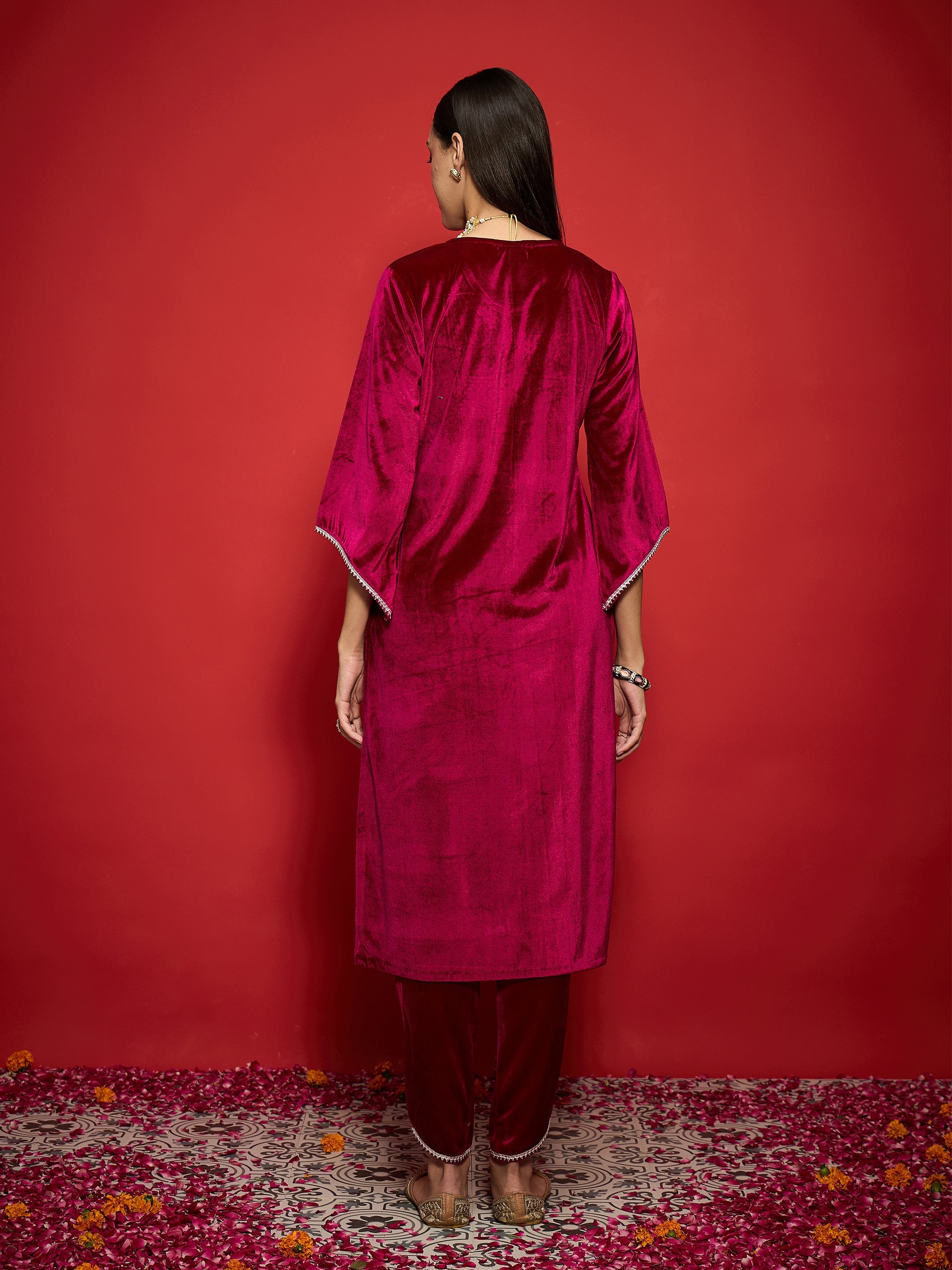 Women Fuchsia Velvet Embroidered Round Neck Straight Kurta