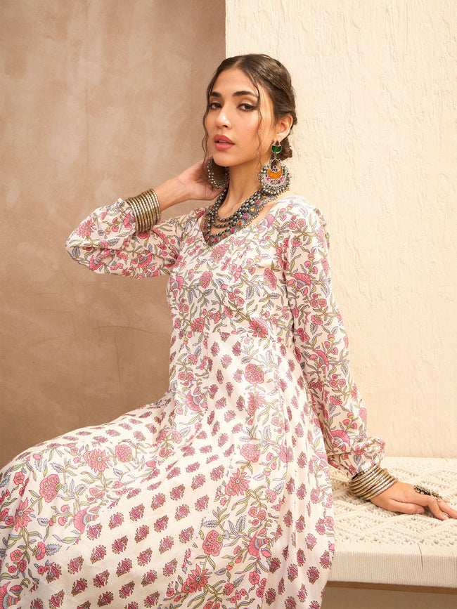 Women White Floral Sweetheart Neck Anarkali Kurta