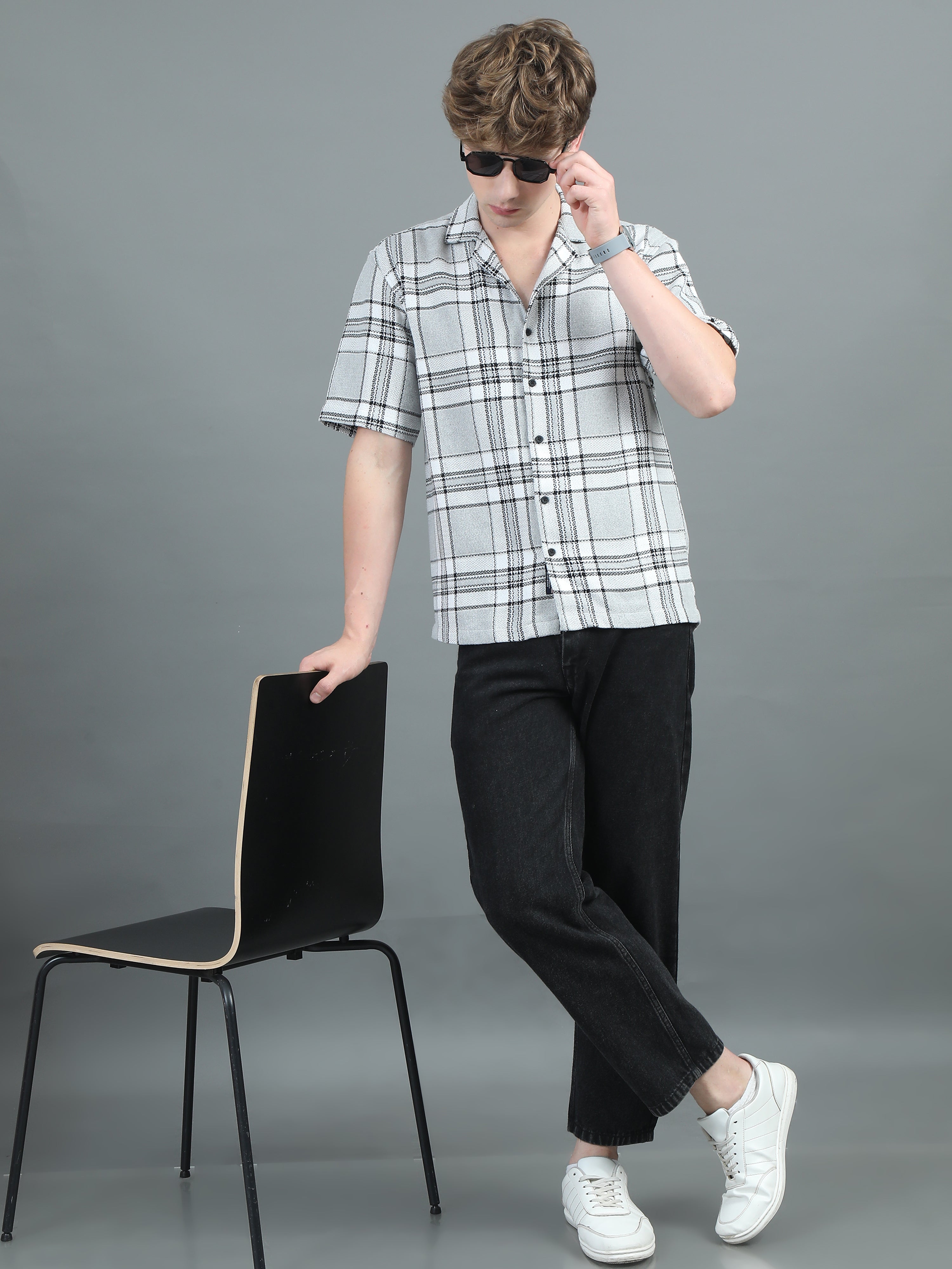 Men Solace Grey Checks Relaxed Shirt