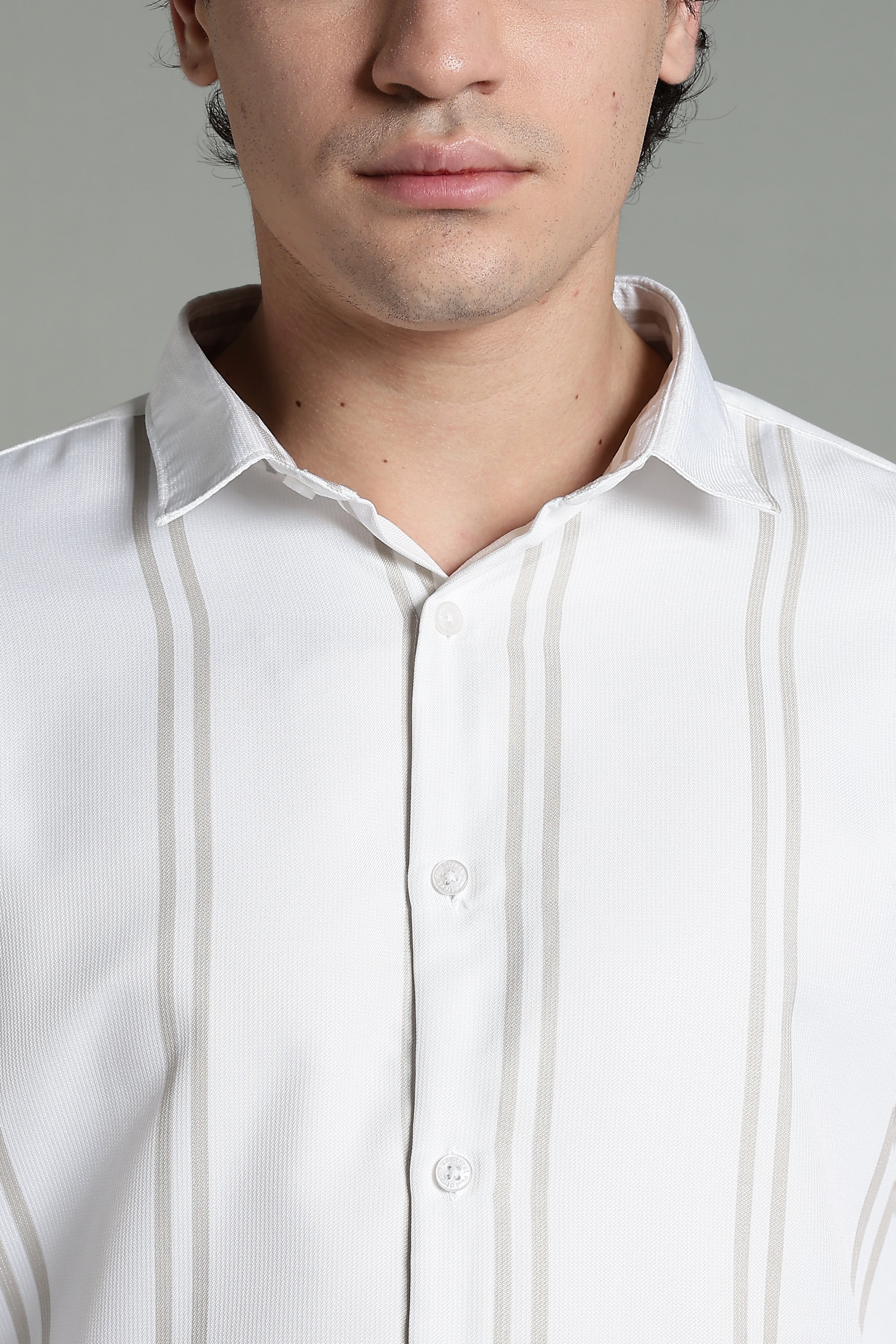 Men Stran White Striped Shirt