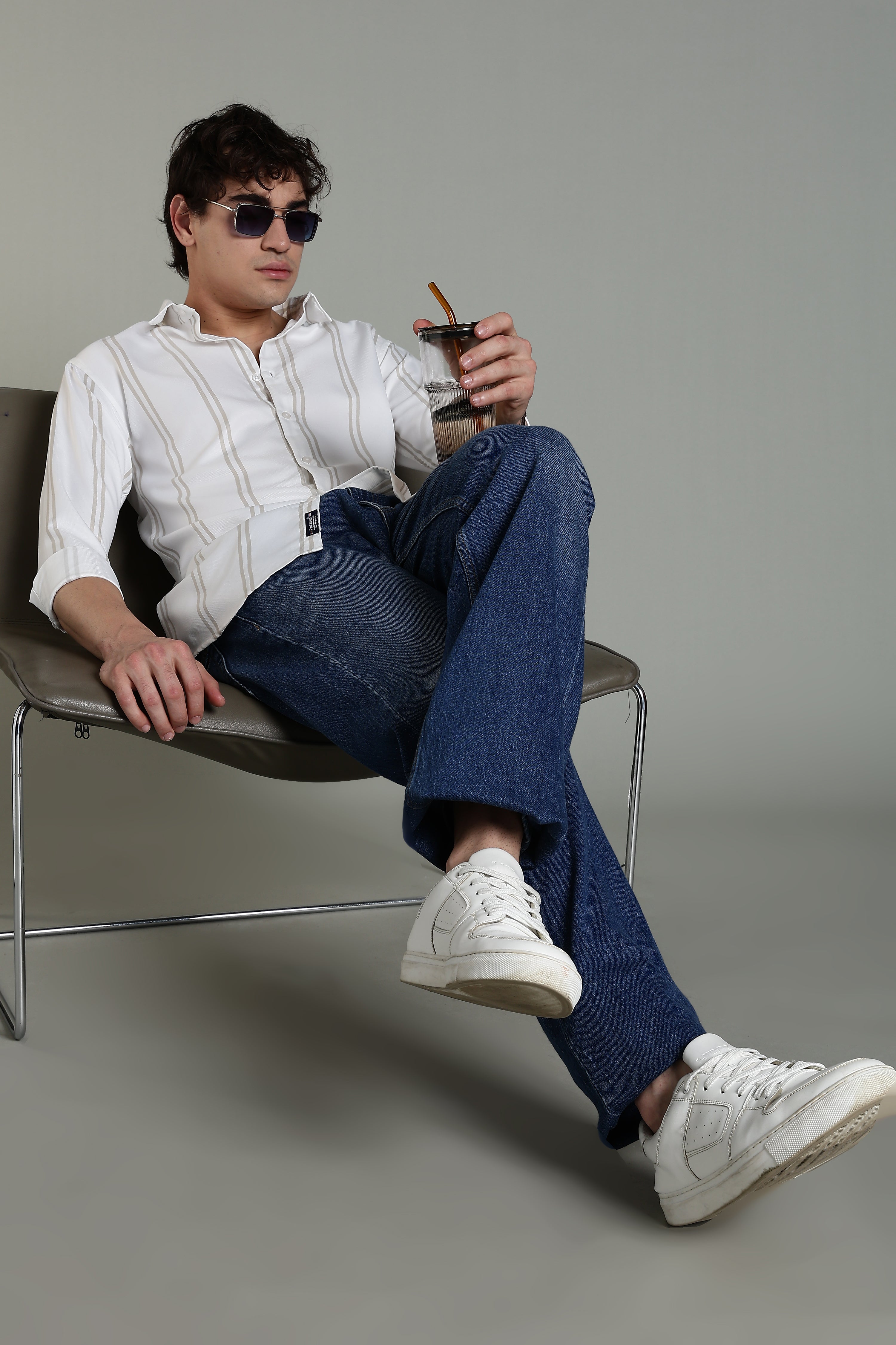 Men Stran White Striped Shirt