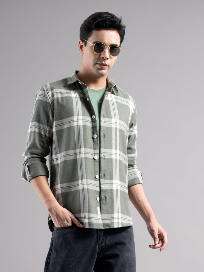 Men Avrik Checks Shirt