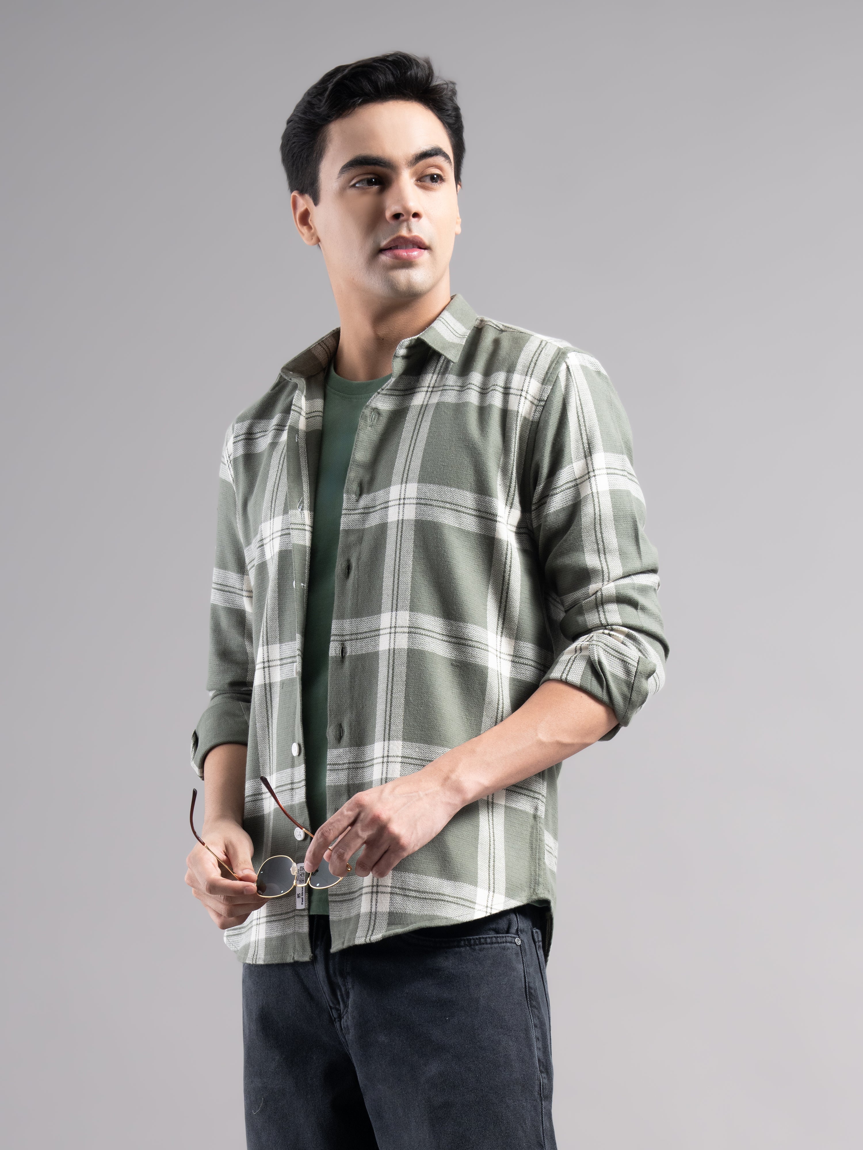 Men Avrik Checks Shirt