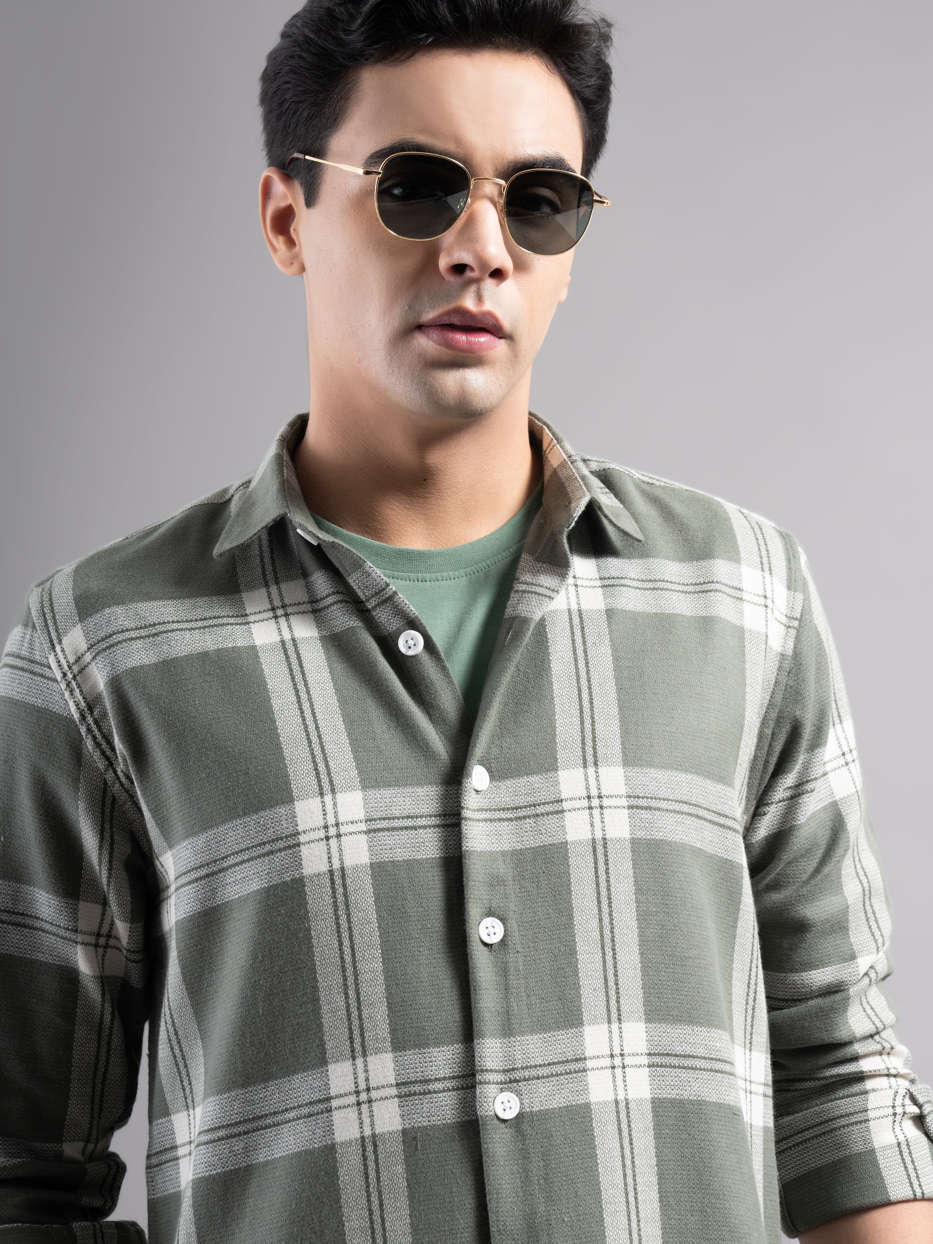 Men Avrik Checks Shirt