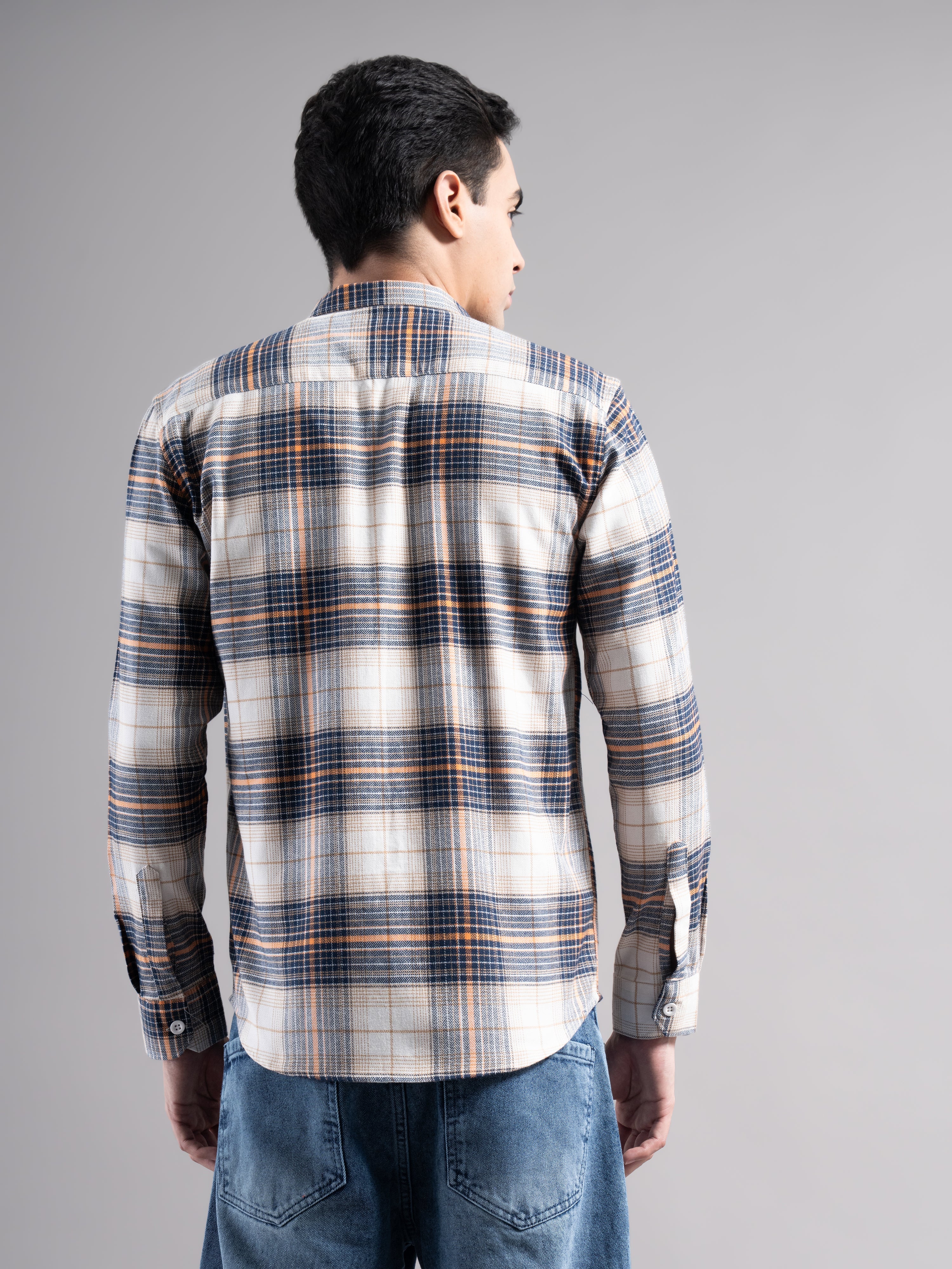 Men Avrik Checks Shirt