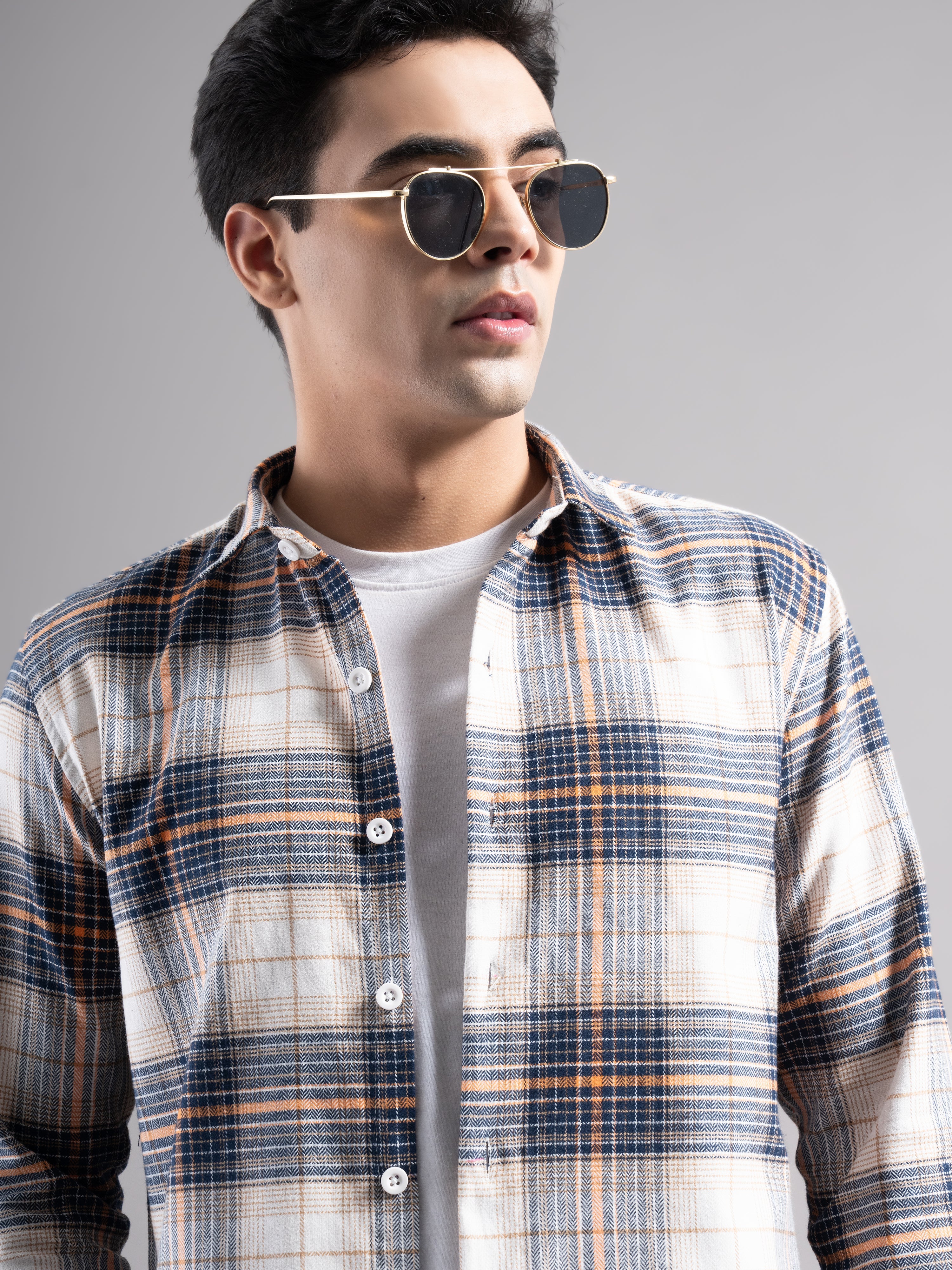Men Avrik Checks Shirt