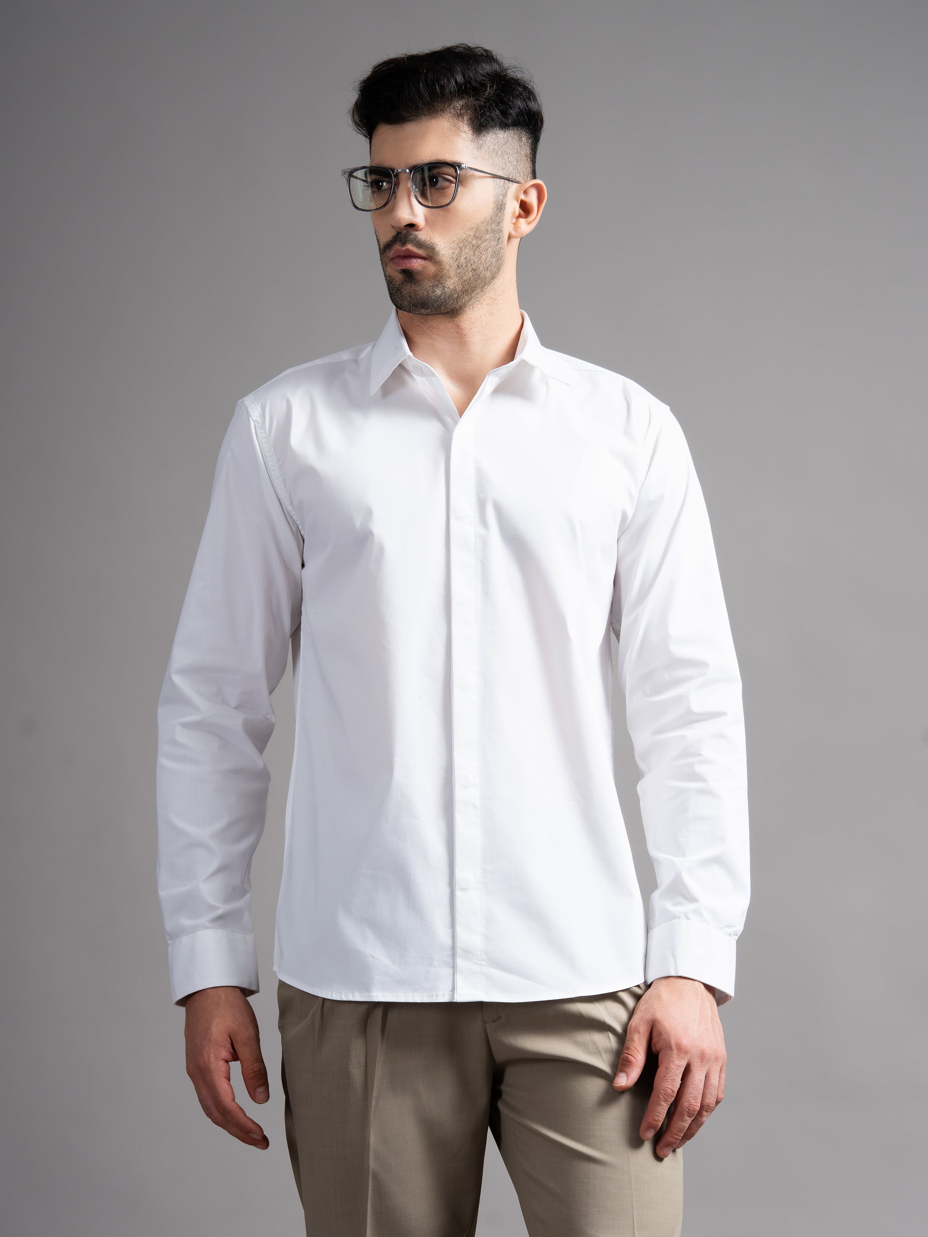 Men Evin White Solid Shirt