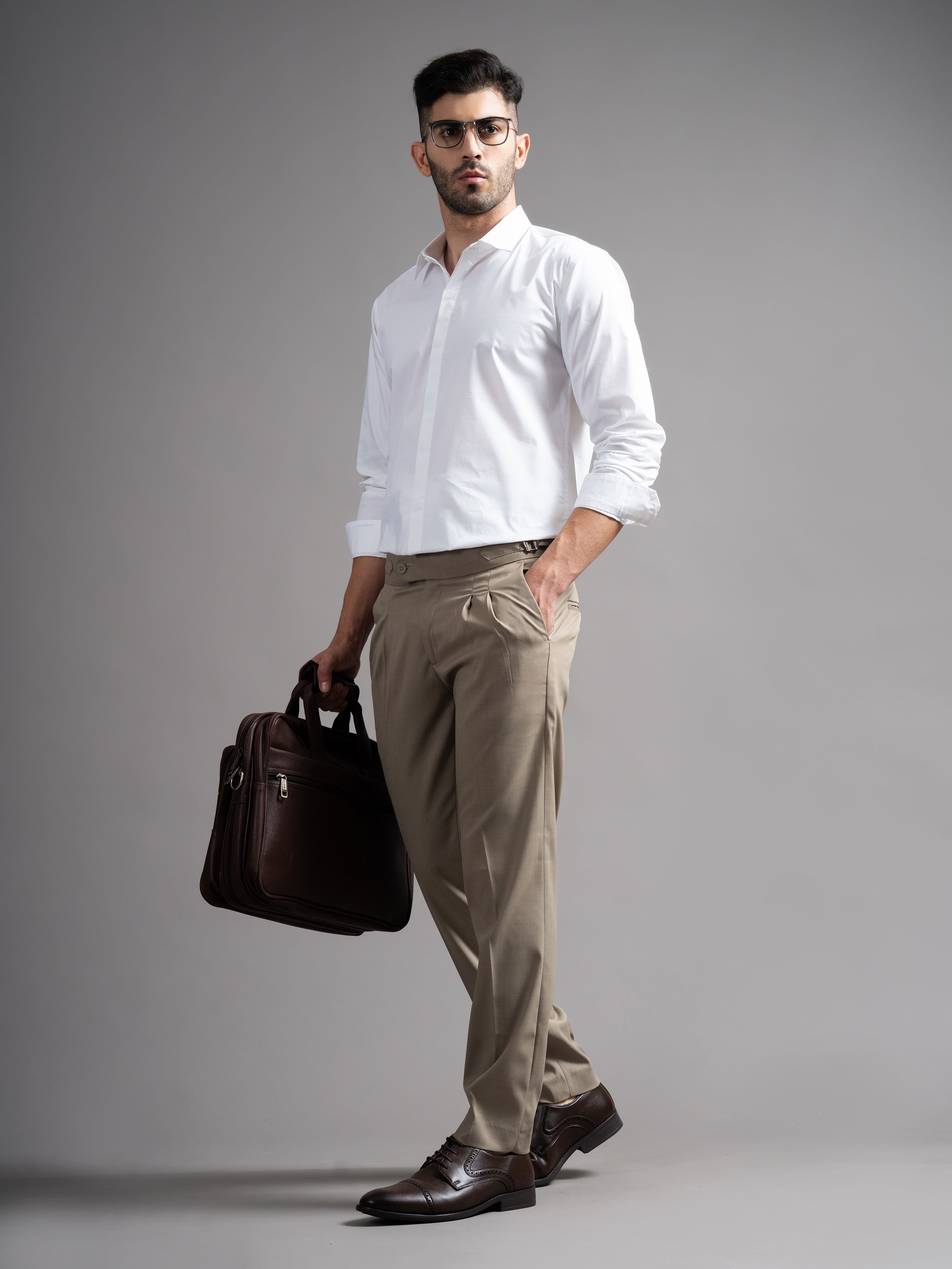 Men Evin White Solid Shirt