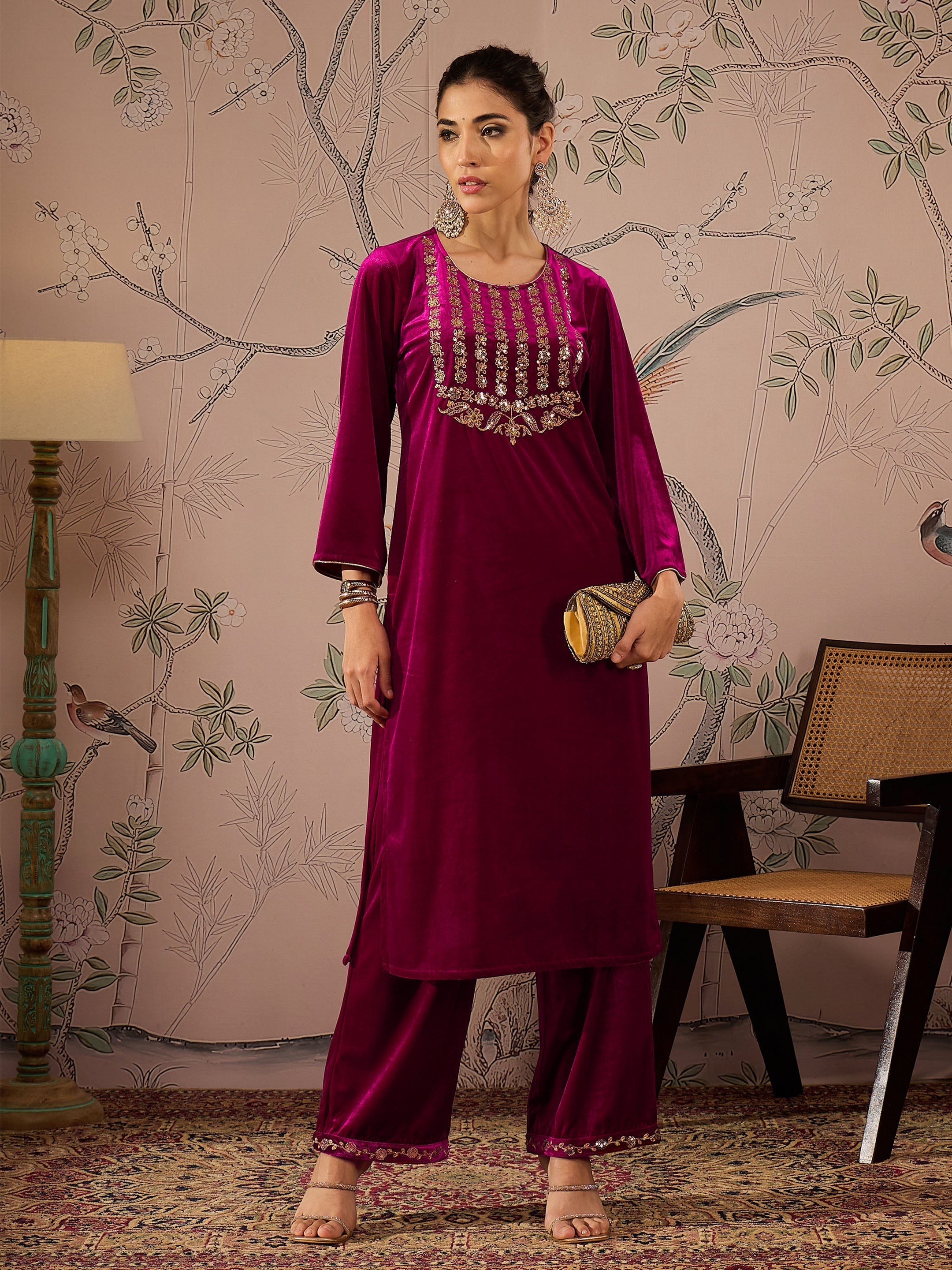 Women Fuchsia Velvet Hem Embroidered Straight Pants