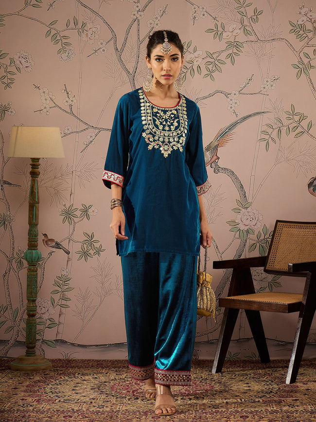 Women Teal Velvet Hem Embroidered Straight Pants