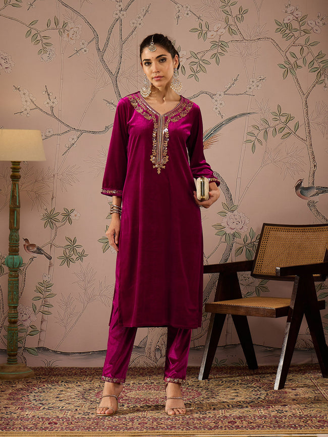 Women Magenta Velvet Hem Embroidered Pencil Pants