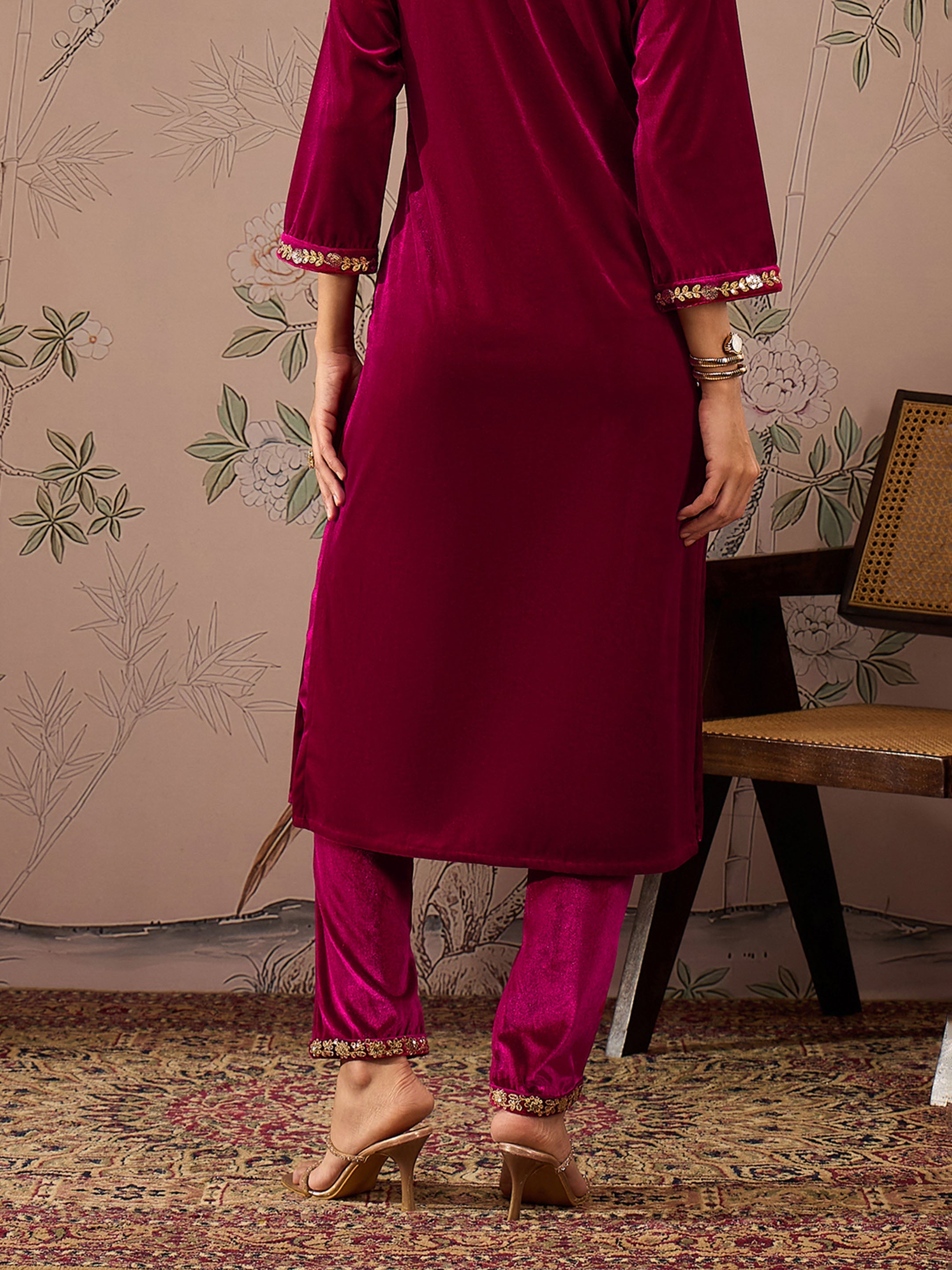 Women Magenta Velvet Hem Embroidered Pencil Pants
