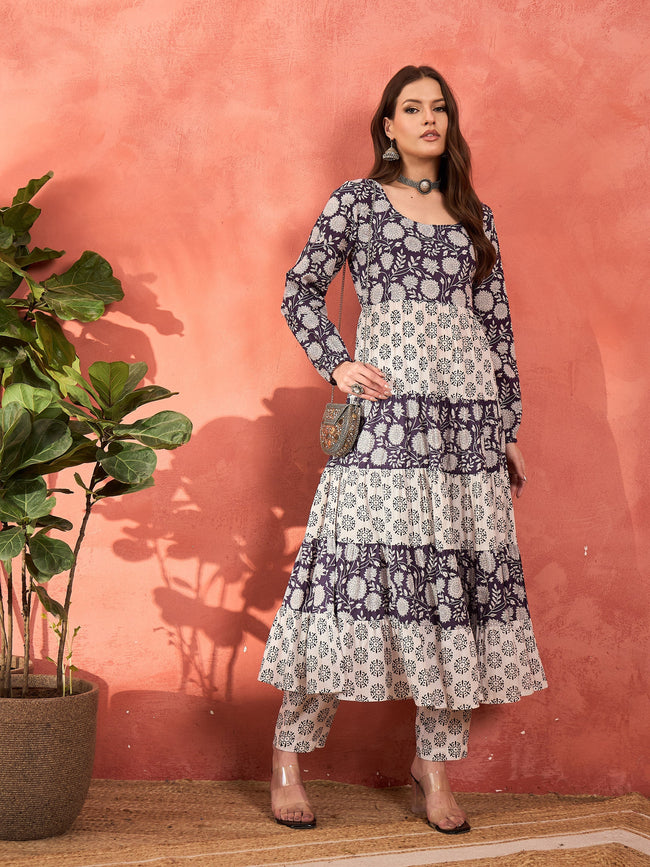 Women Navy & White Cambric Tired Kurta With Pencil Pants