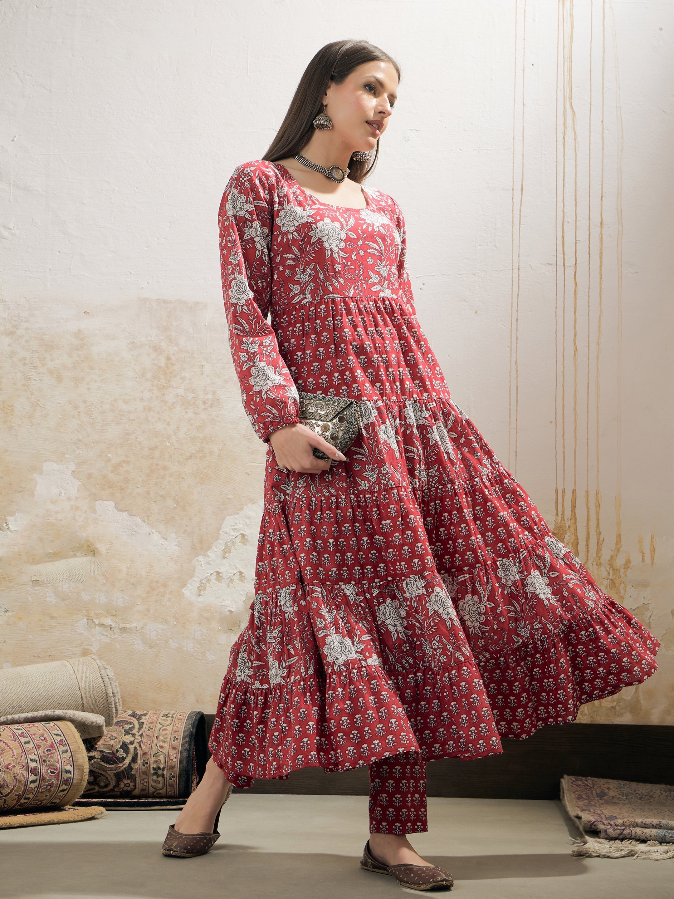 Women Maroon & White Cambric Tired Kurta With Pencil Pants