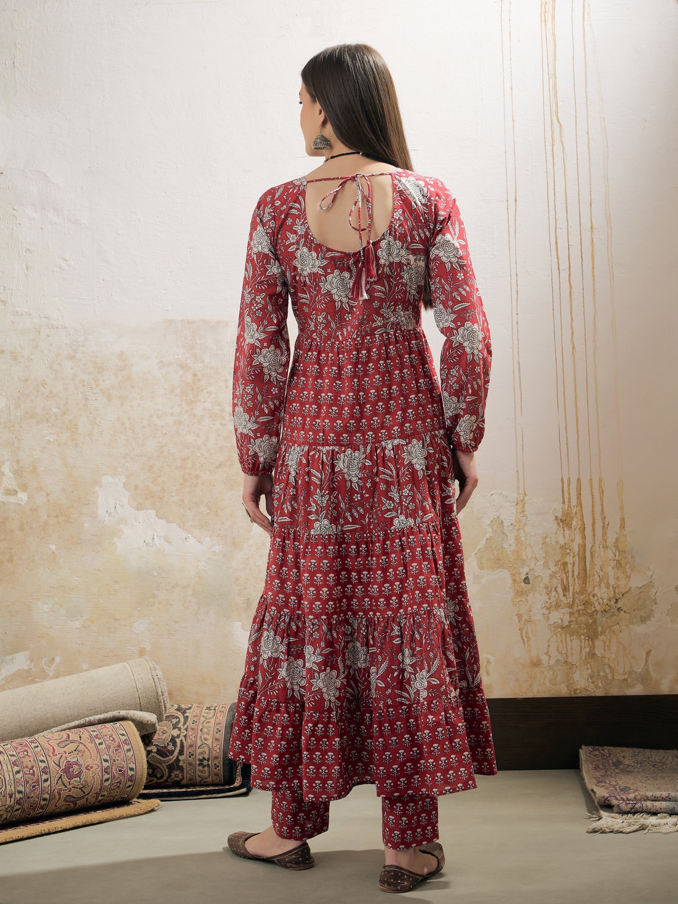 Women Maroon & White Cambric Tired Kurta With Pencil Pants