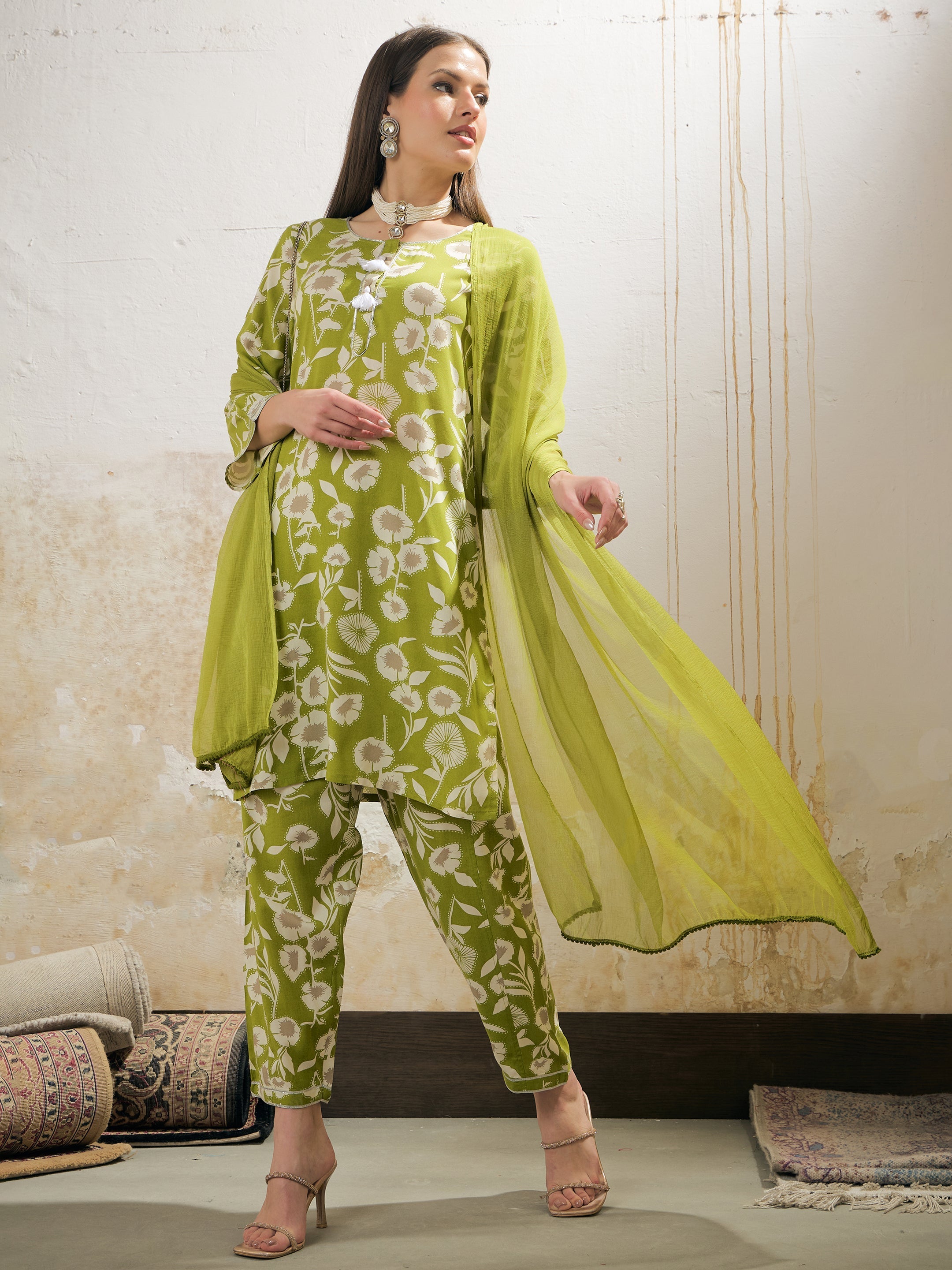 Women Green & White Floral Rayon Kurta With Salwar & Dupatta
