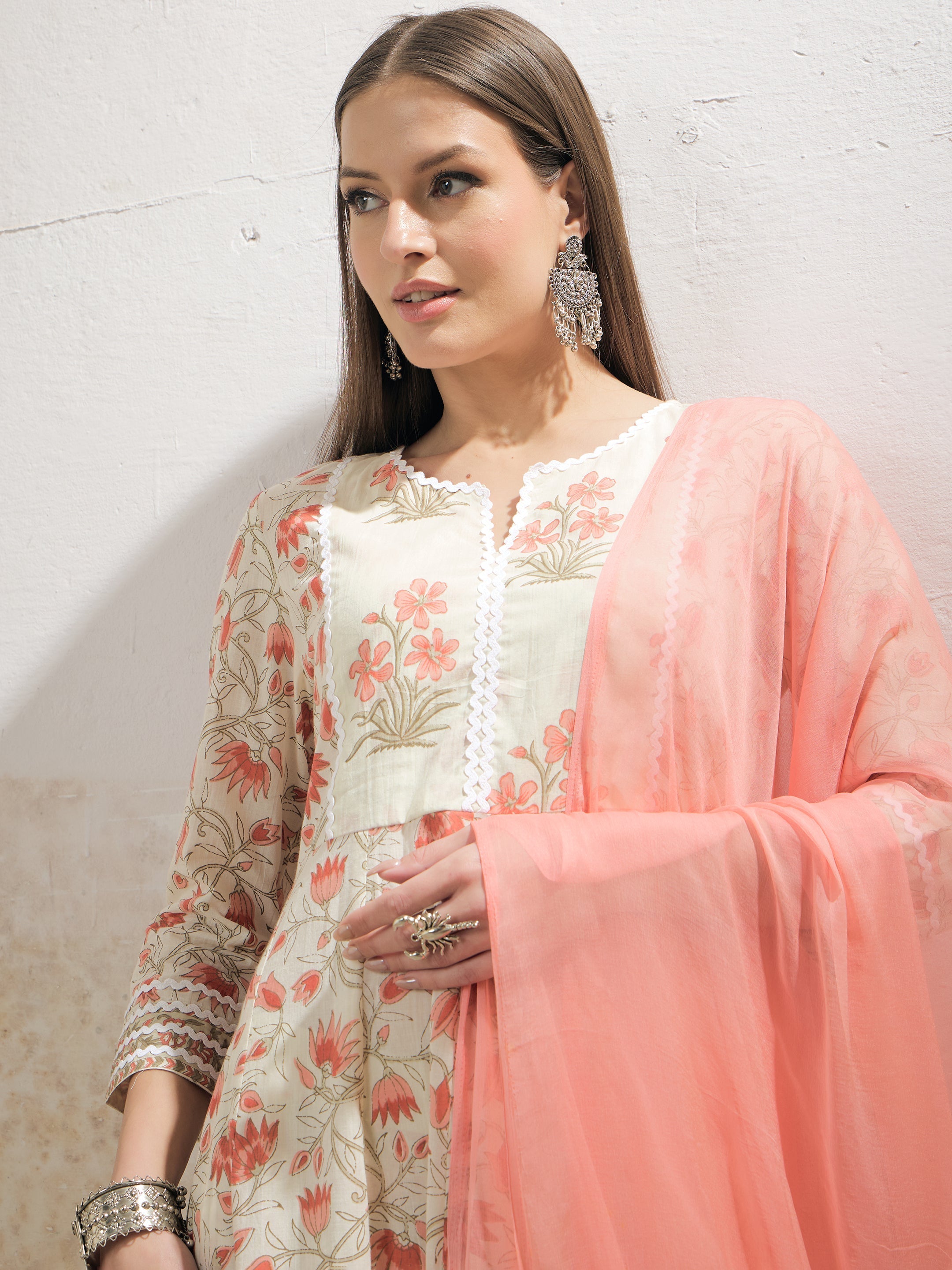 Women Off White & Red Floral Anarkali Kurta With Pencil Pants & Dupatta