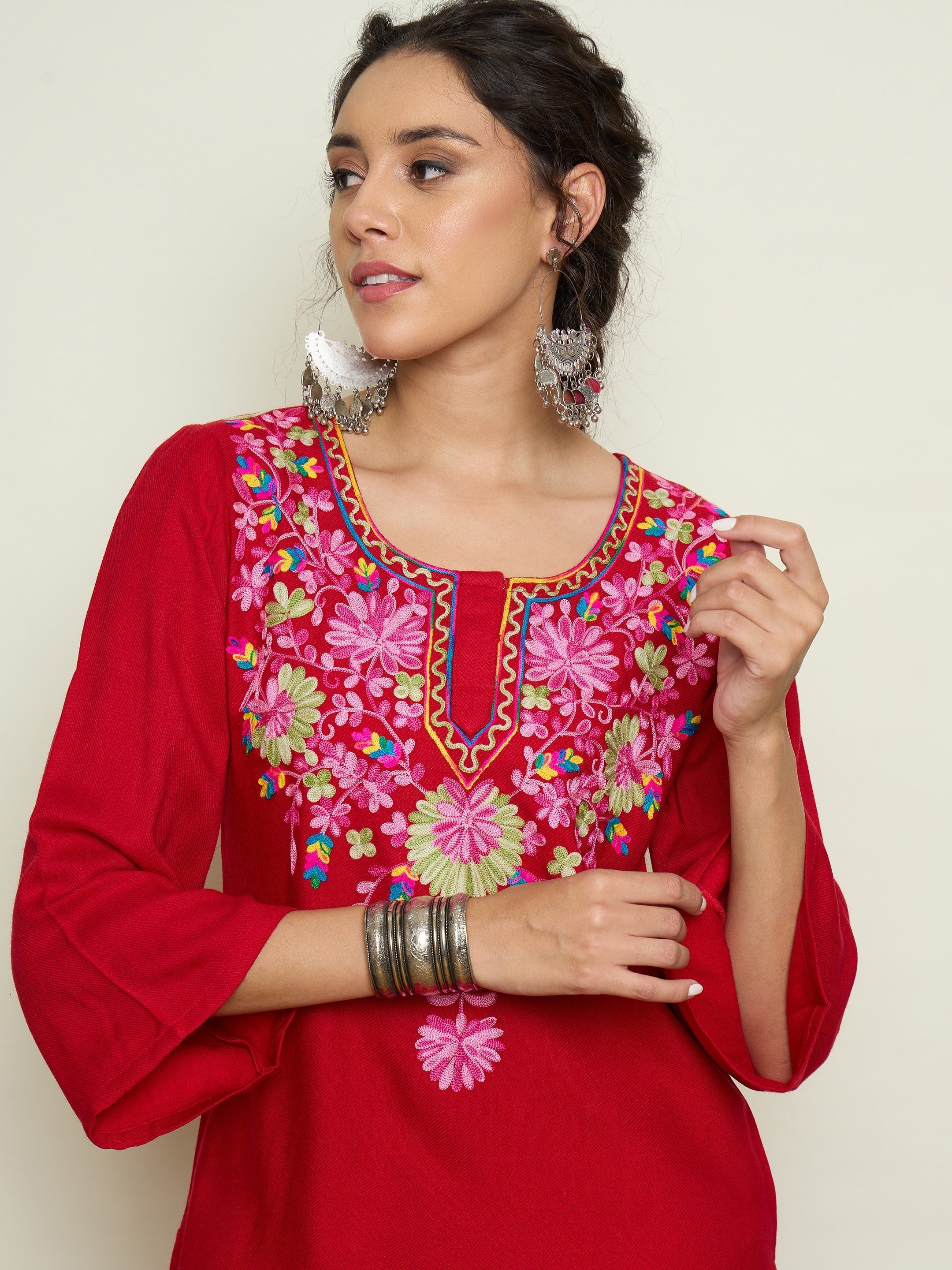 Women Red Woollen Embroidered Round Neck Short Kurta With Pencil Pants