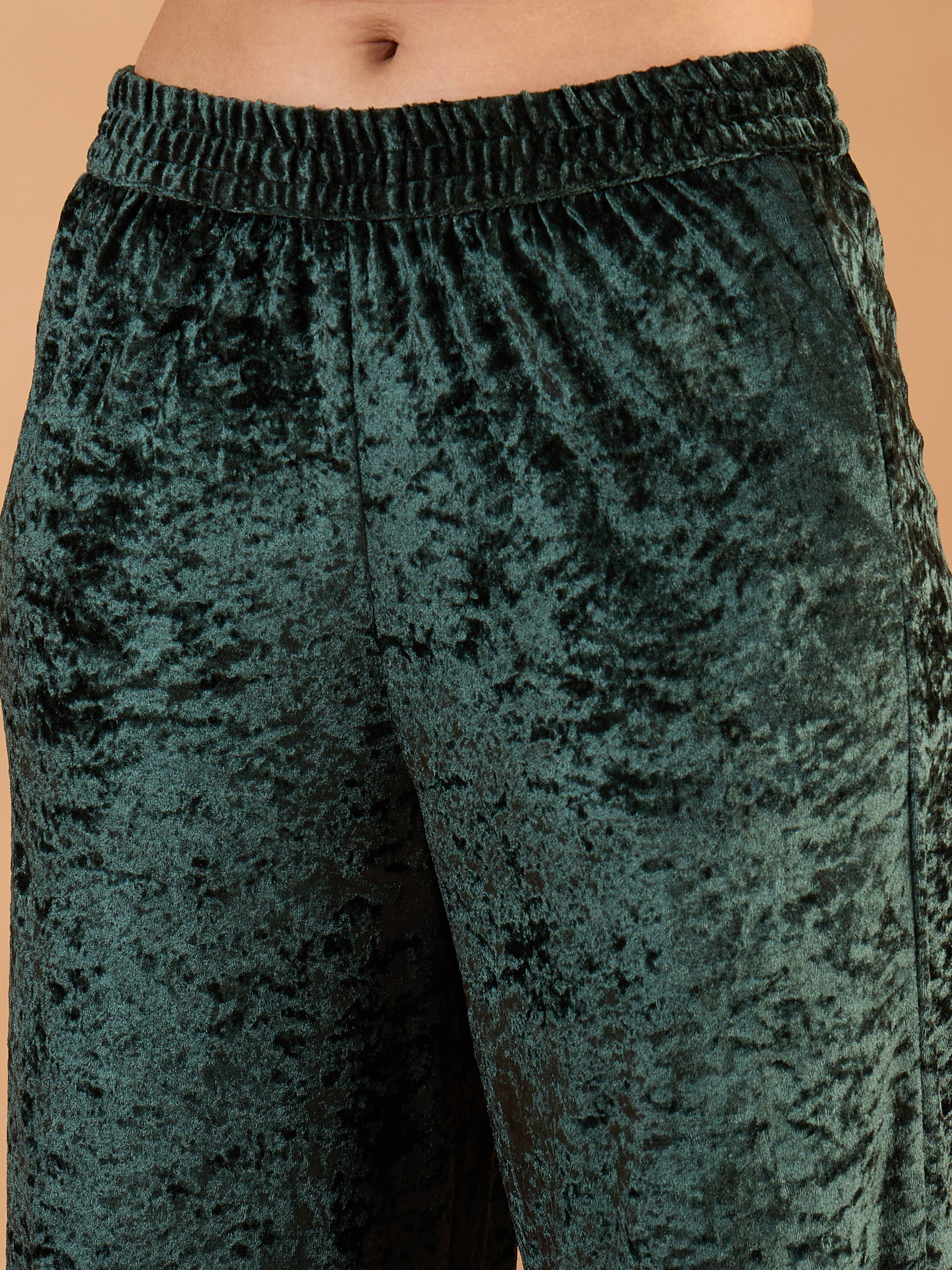Women Green Velvet Embroidered Straight Kurta With Straight Pants