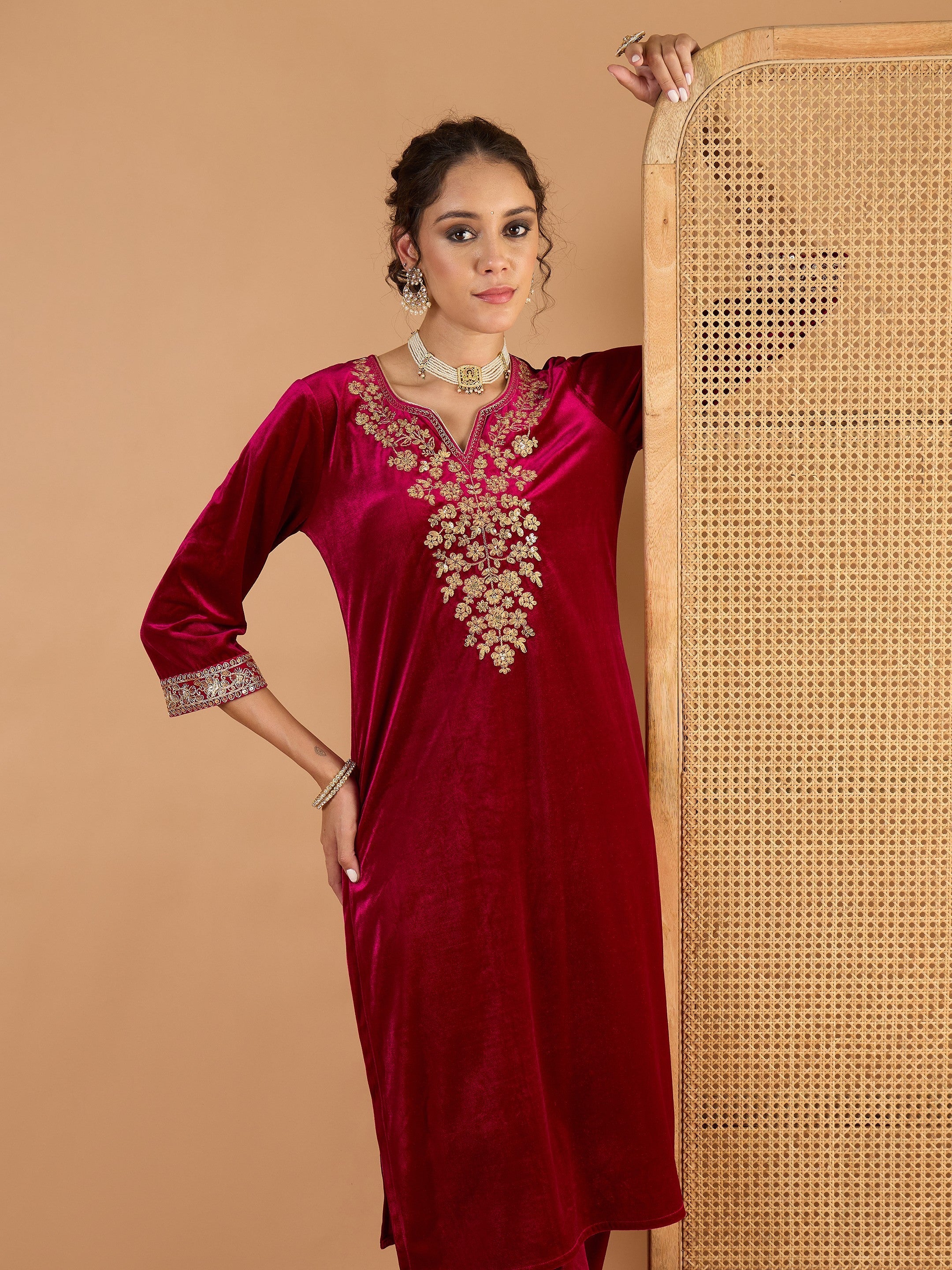 Women Magenta Velvet Embroidered Kurta With Straight Pants