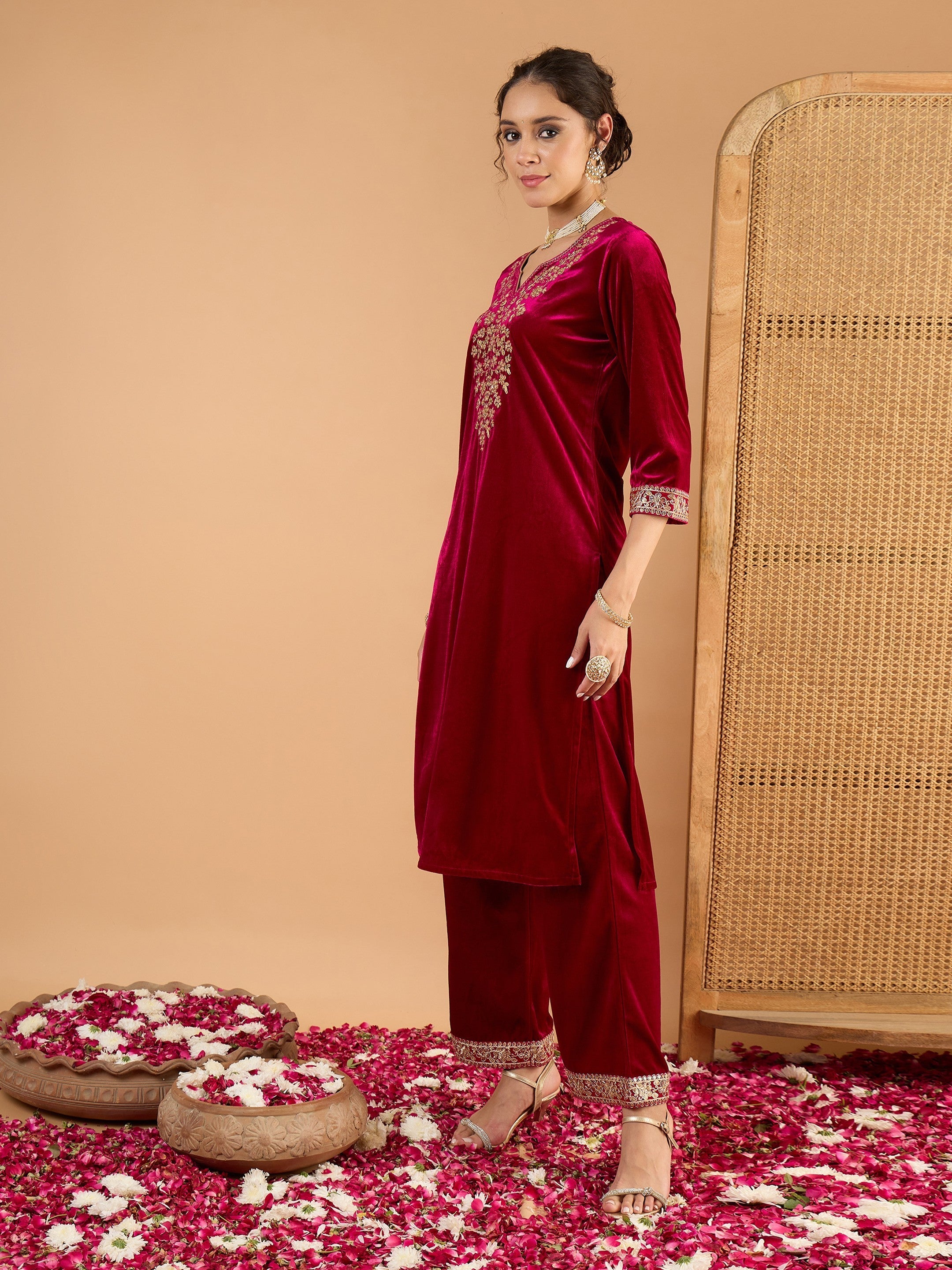 Women Magenta Velvet Embroidered Kurta With Straight Pants