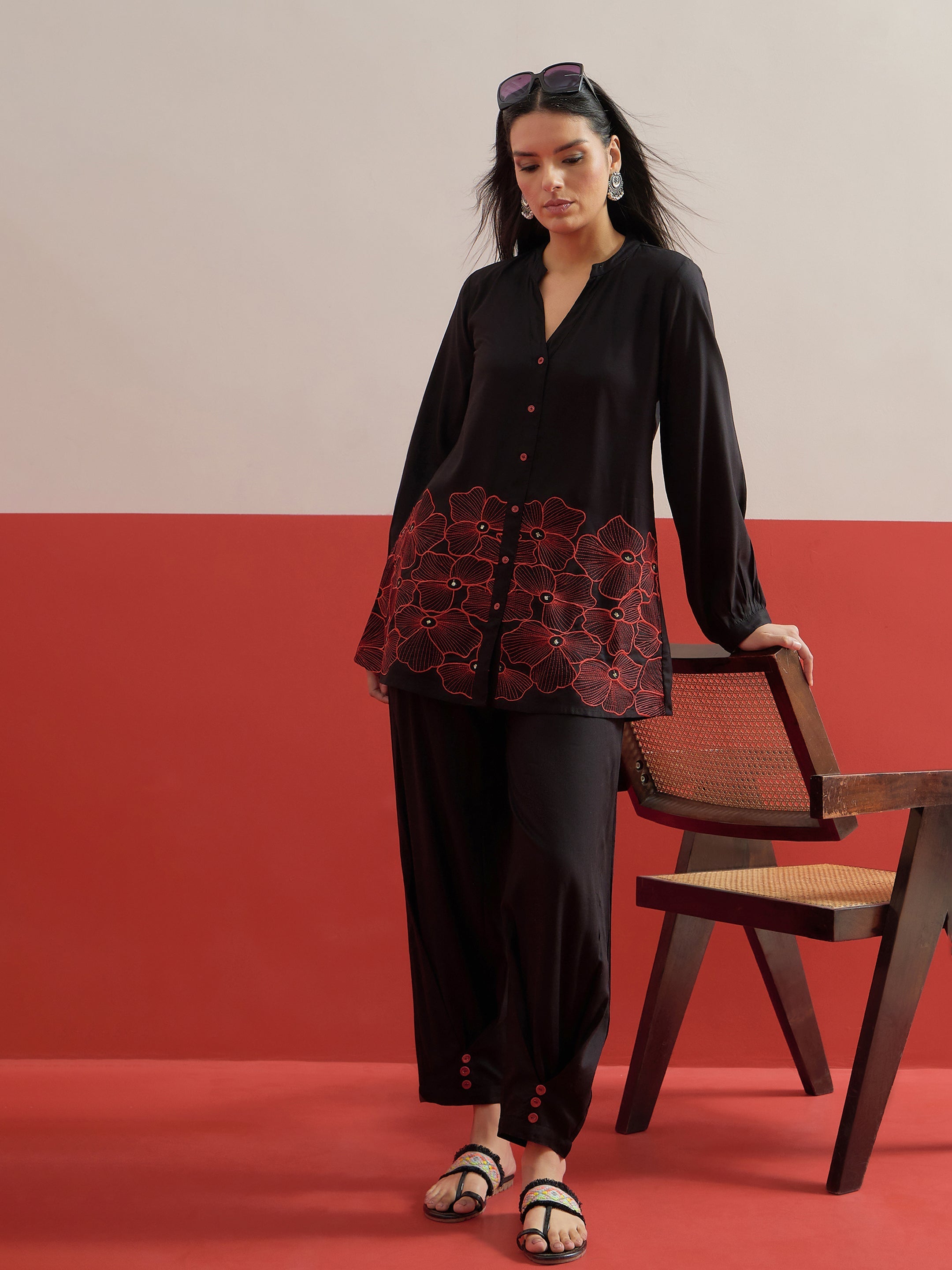 Women Black Hem Embroidered Shirt With Pleated Pants