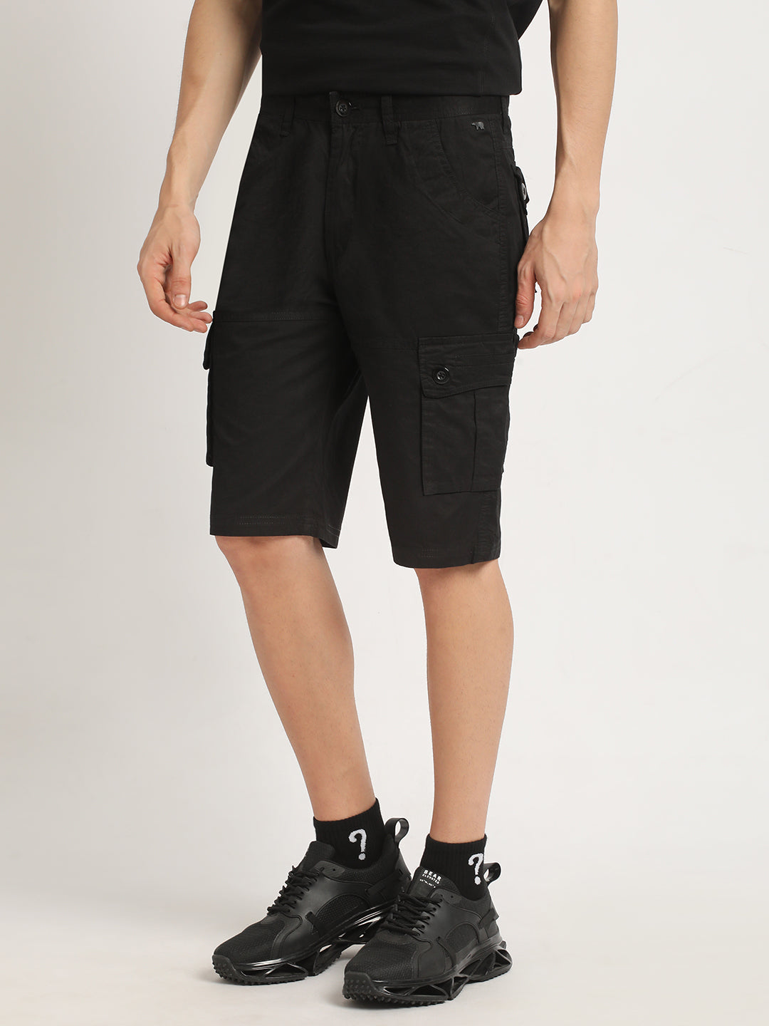 Men DONITE - Black Solid Regular Fit Cotton Cargo Shorts