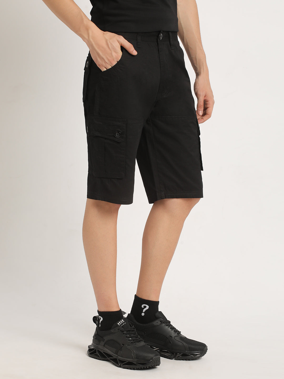 Men DONITE - Black Solid Regular Fit Cotton Cargo Shorts