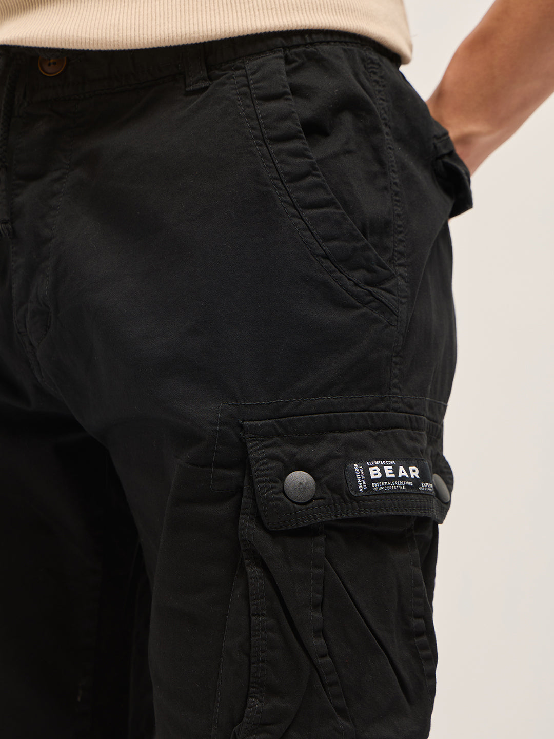 Men Black Solid Cotton Cargo Shorts