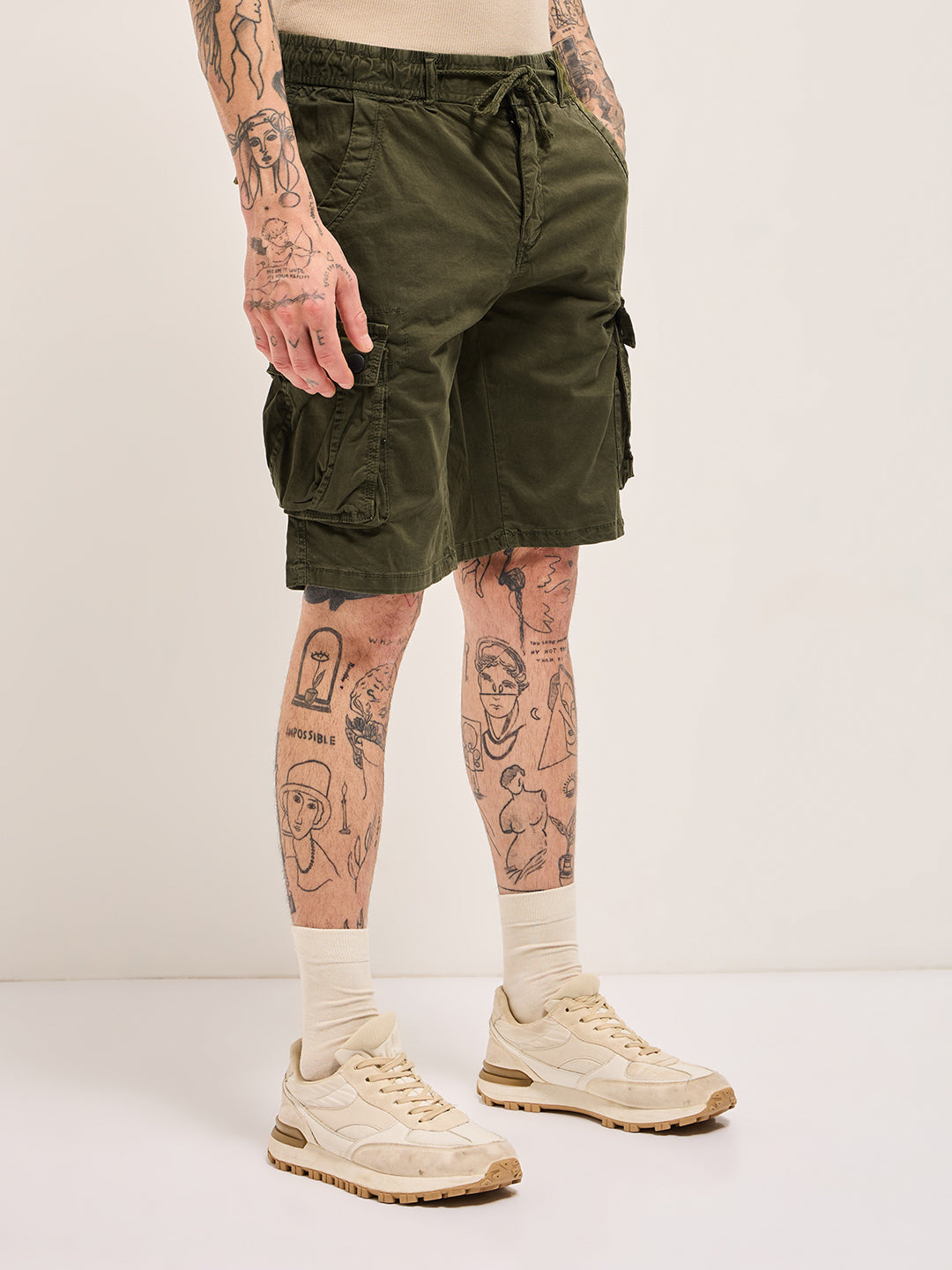 Men Olive Solid Cotton Cargo Shorts
